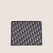 30 Montaigne Dea Pouch - CHRISTIAN DIOR - Affordable Luxury thumbnail image