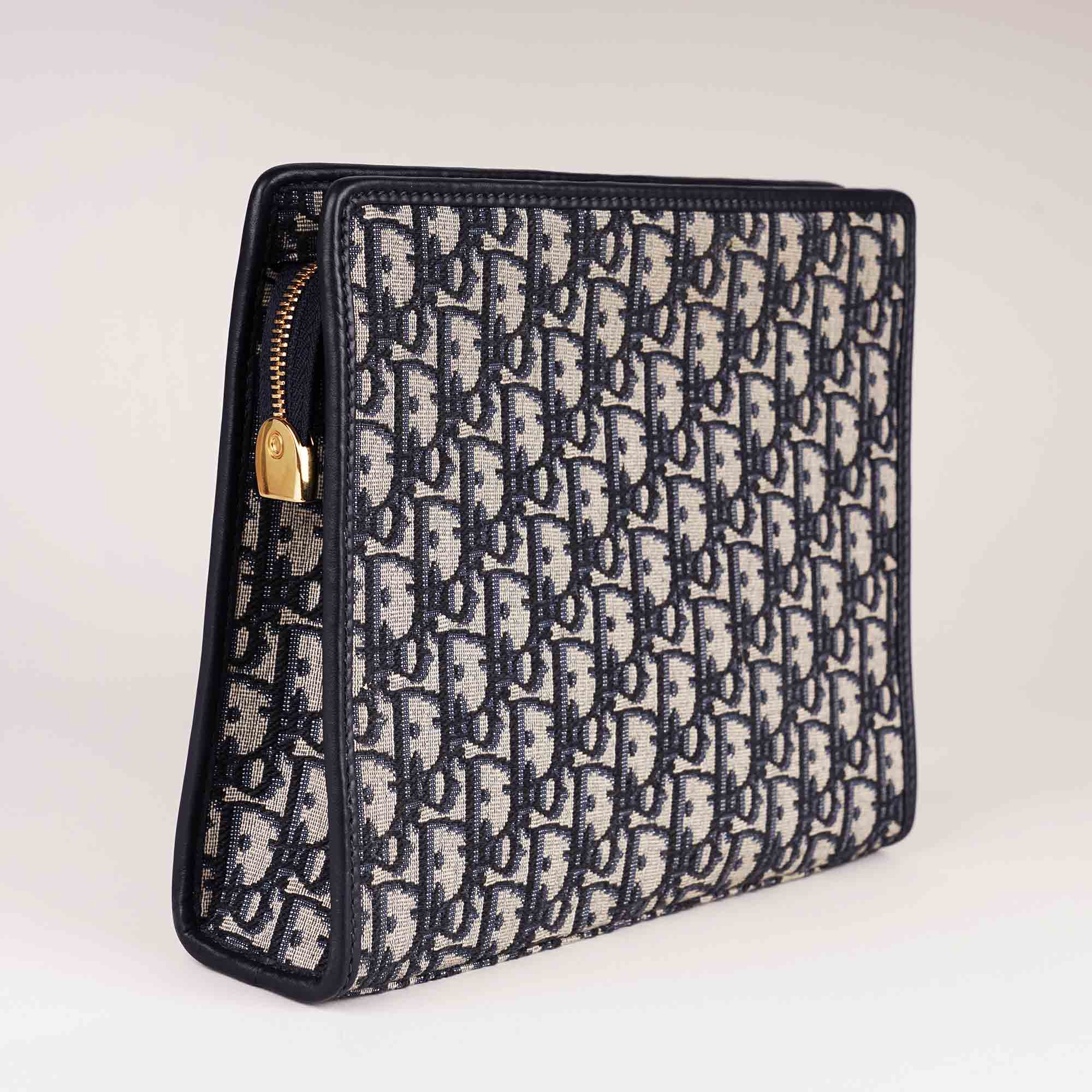 30 Montaigne Dea Pouch - CHRISTIAN DIOR - Affordable Luxury image