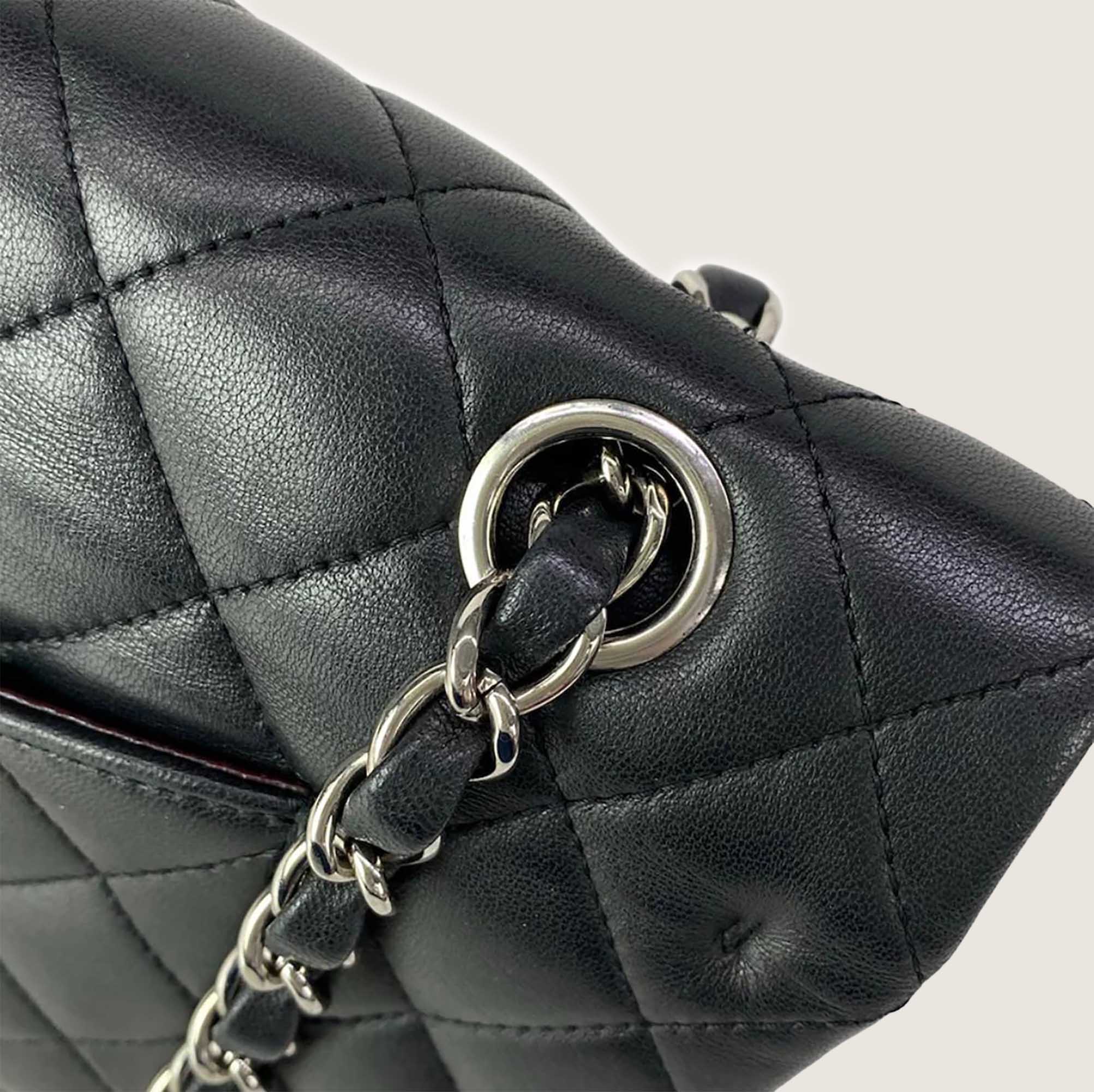 Classic Medium Double Flap Bag image