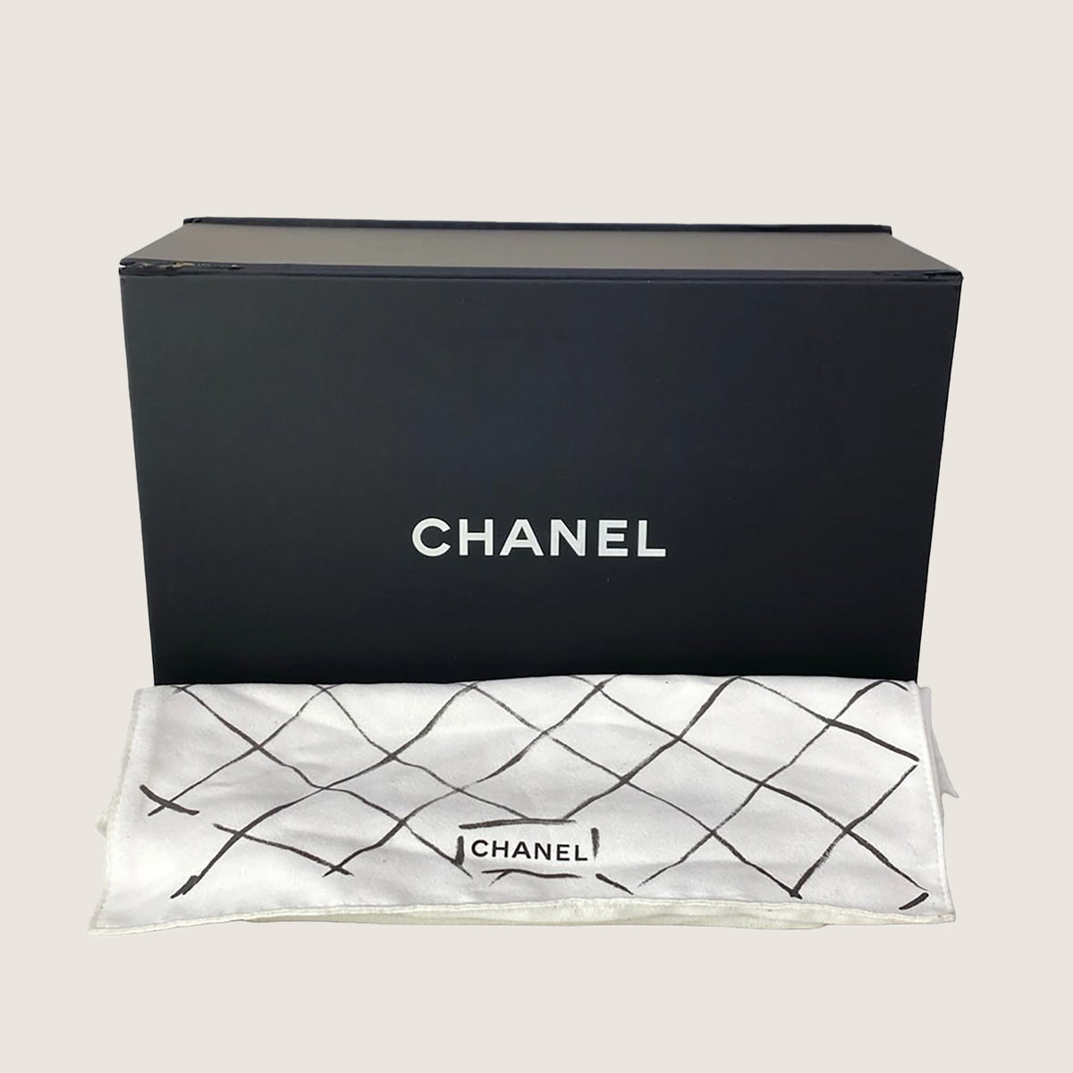 Classic Medium Double Flap Bag image