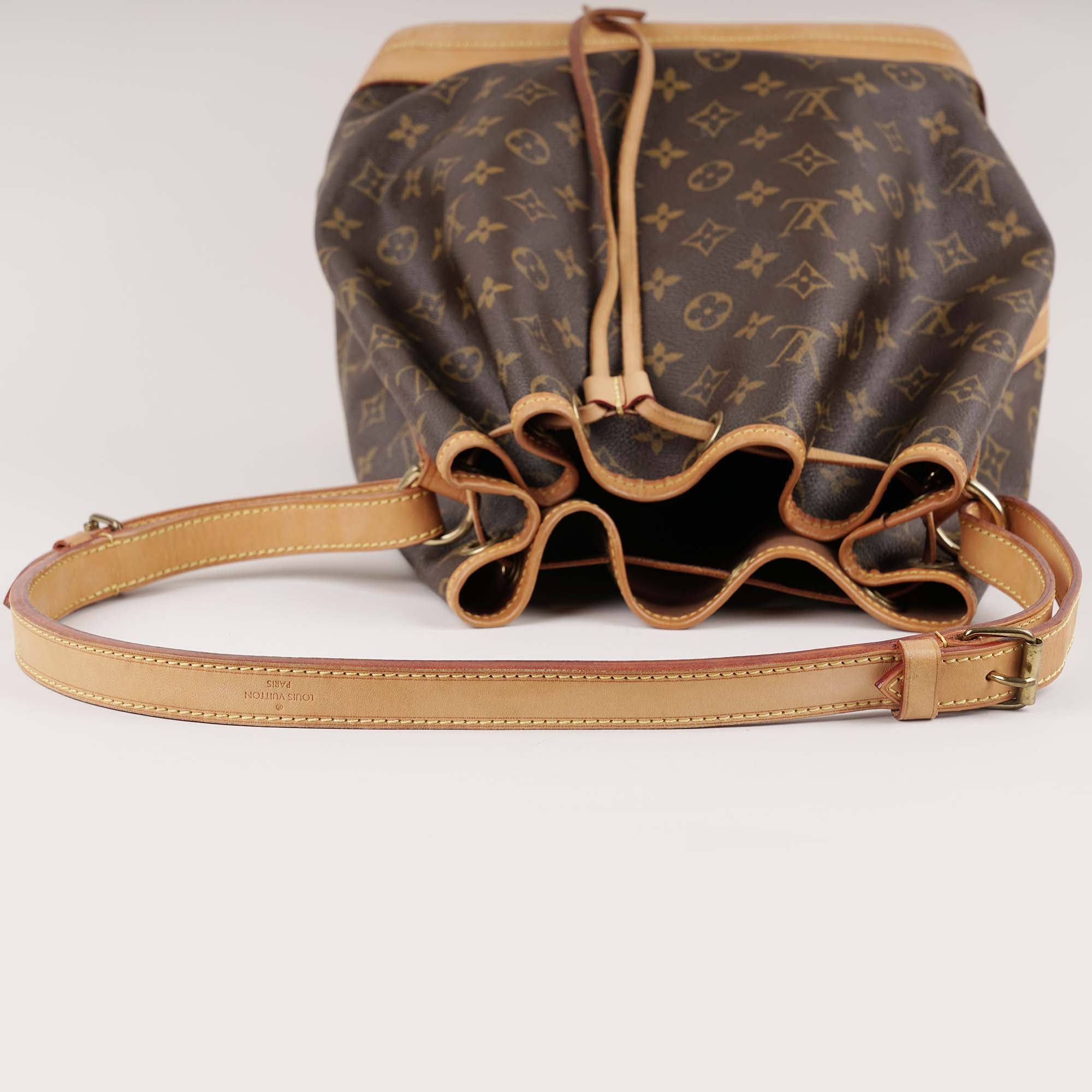 Large Noé Bucket Bag image