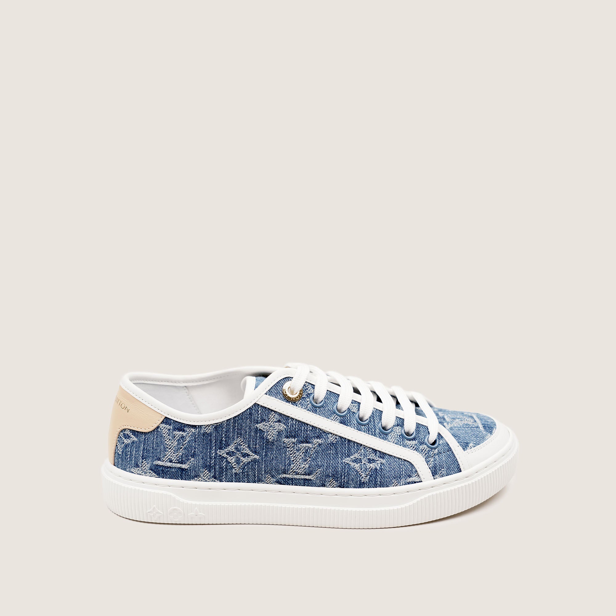Lagoon Sneakers 37 card image