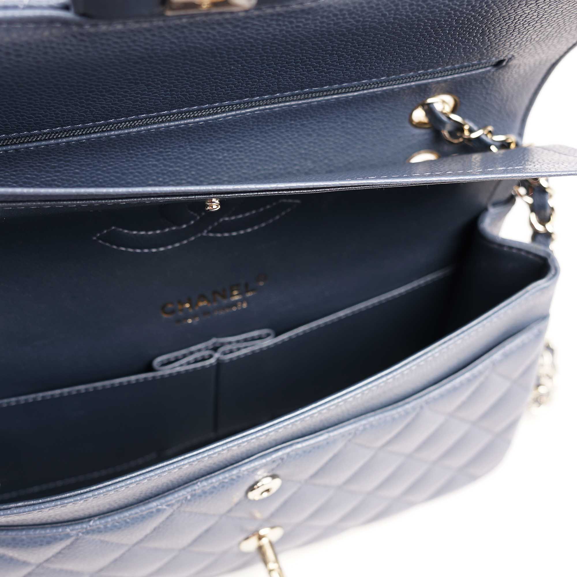 Classic Medium Double Flap Bag 2024 image