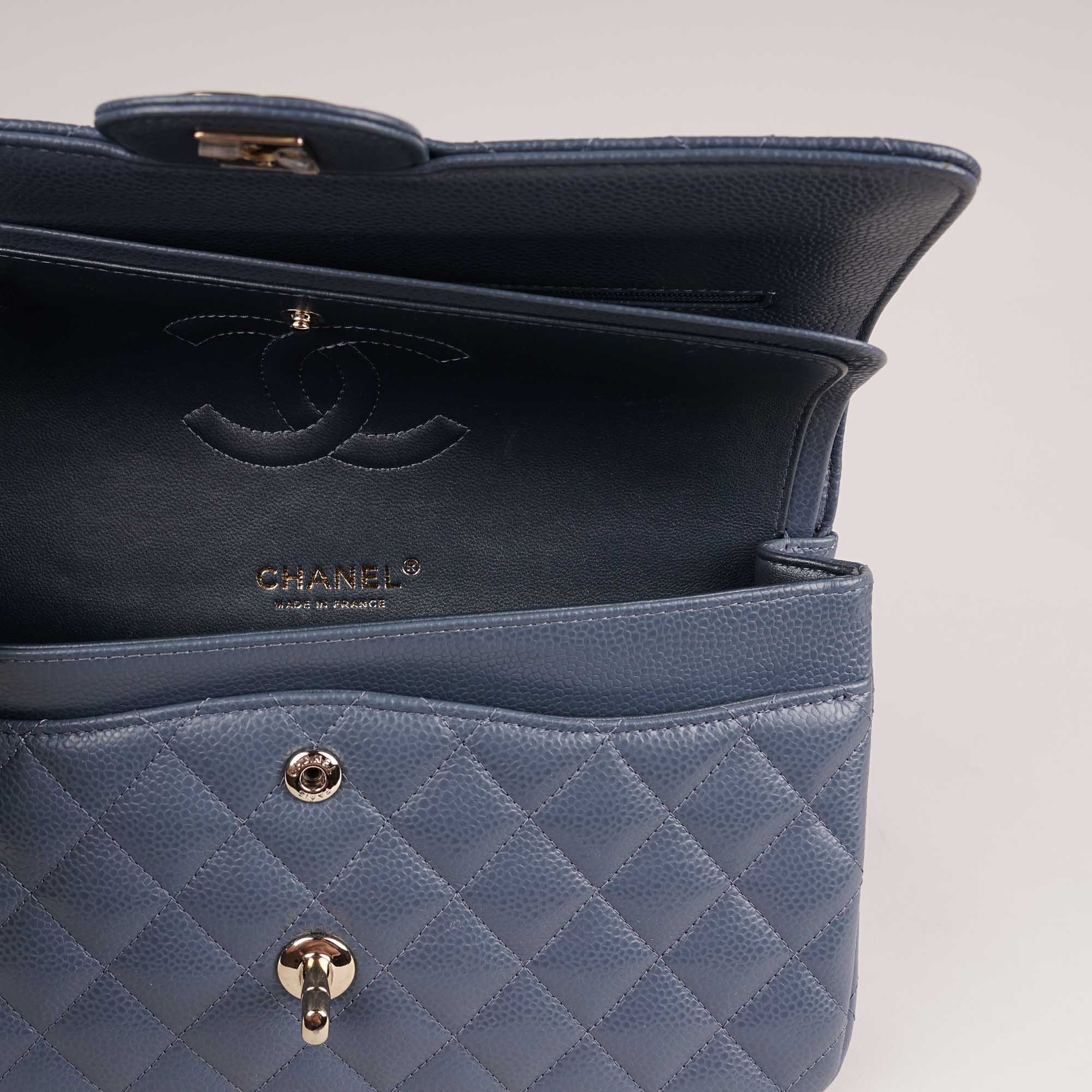 Classic Medium Double Flap Bag 2024 image