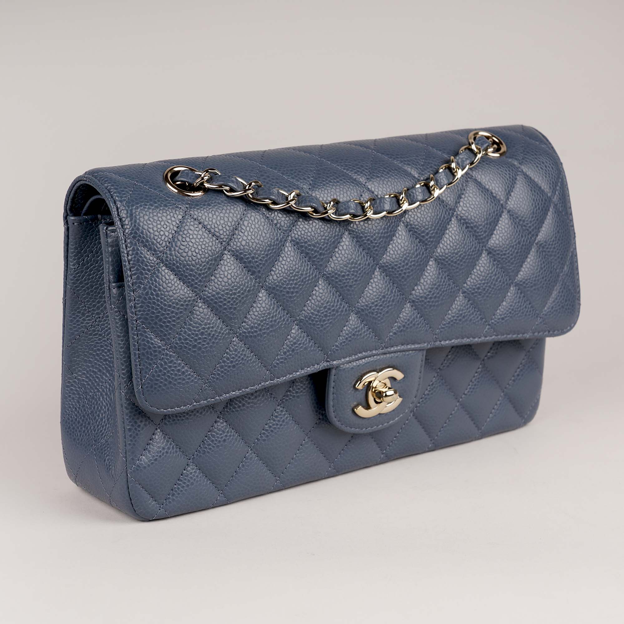 Classic Medium Double Flap Bag 2024 image