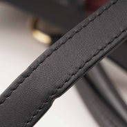 V Tote MM thumbnail image