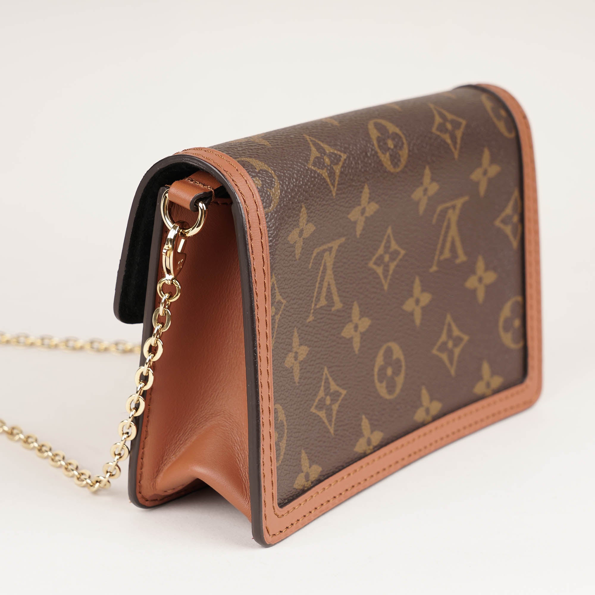 Dauphine Chain Wallet image