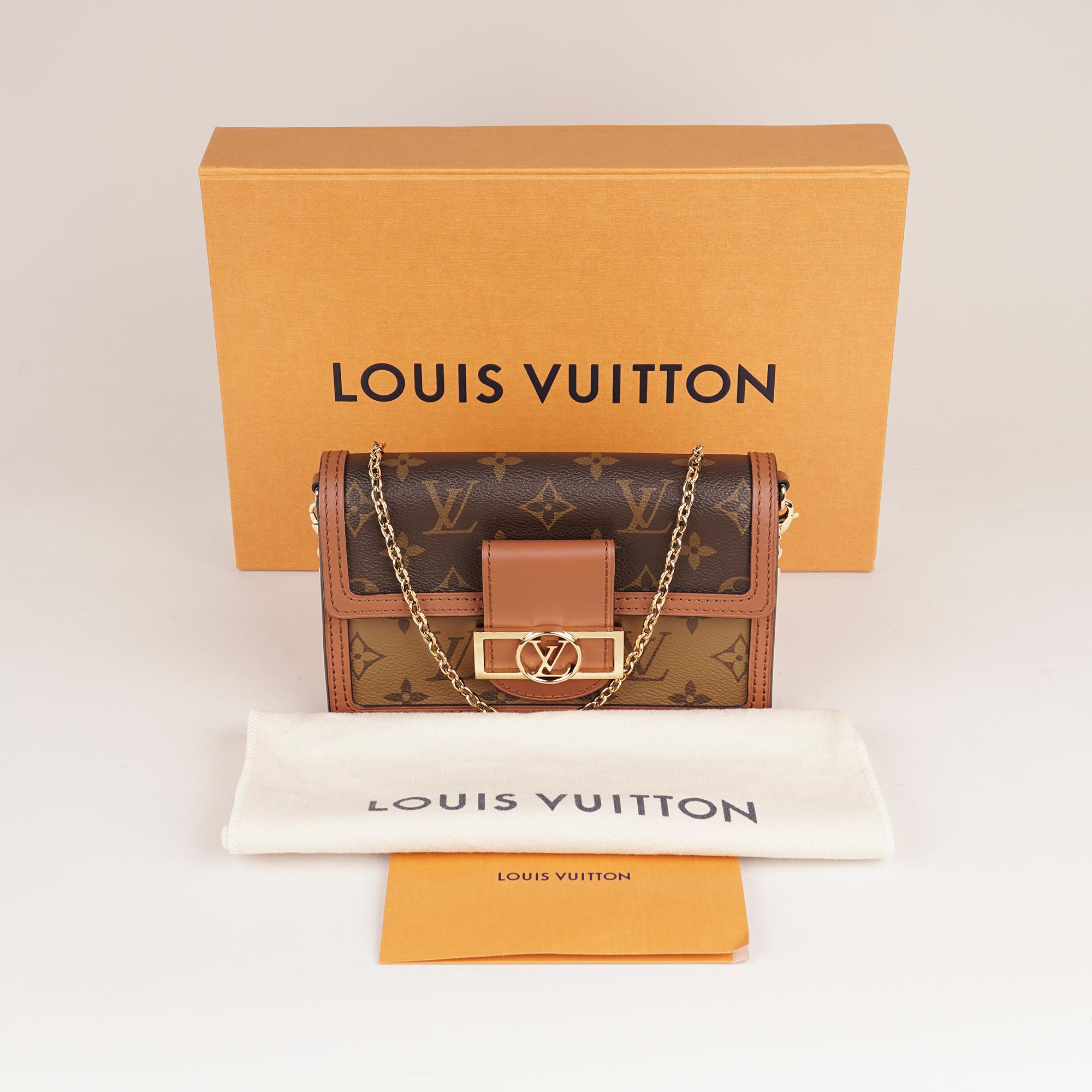 Dauphine Chain Wallet image