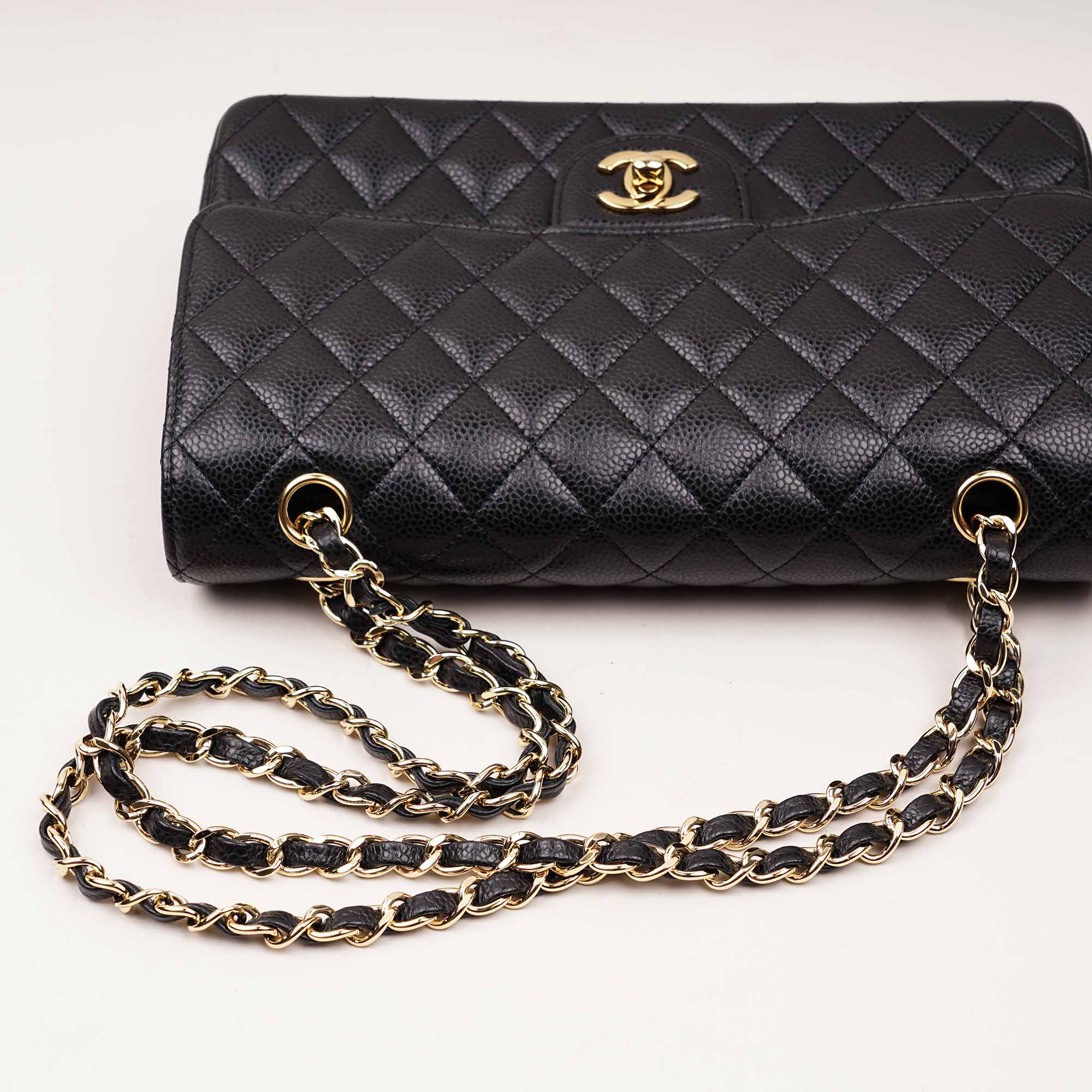 Classic Medium Double Flap Bag 2023 image
