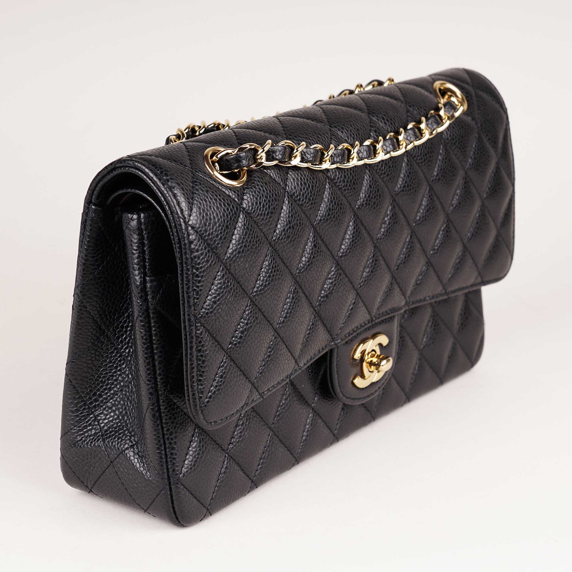 Classic Medium Double Flap Bag 2023 image