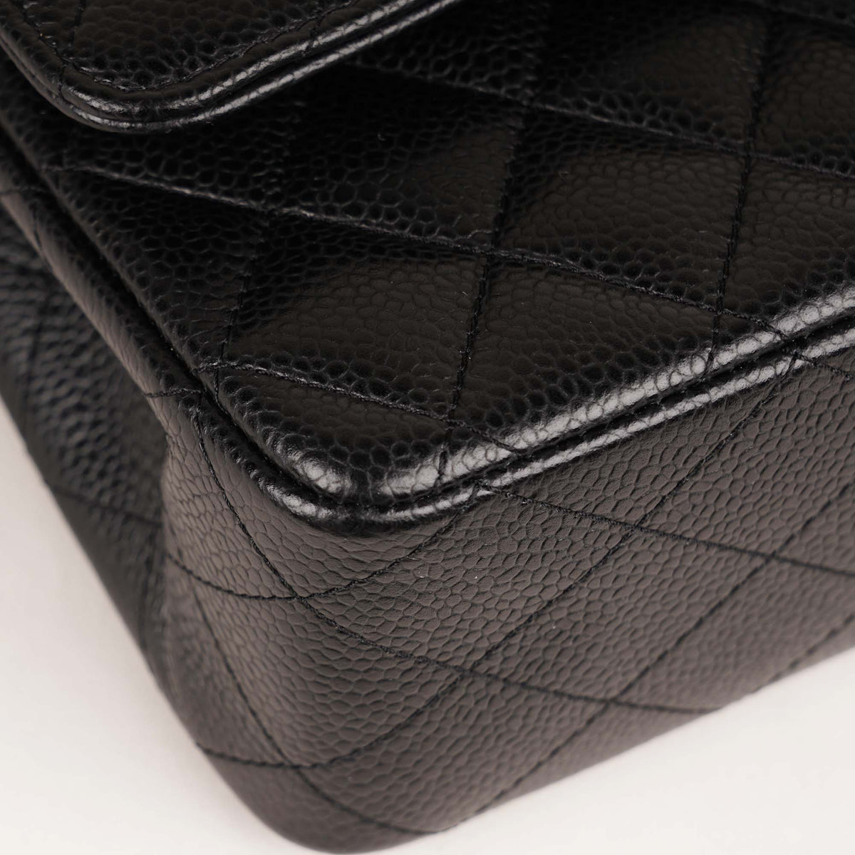 Classic Medium Double Flap Bag 2023 image