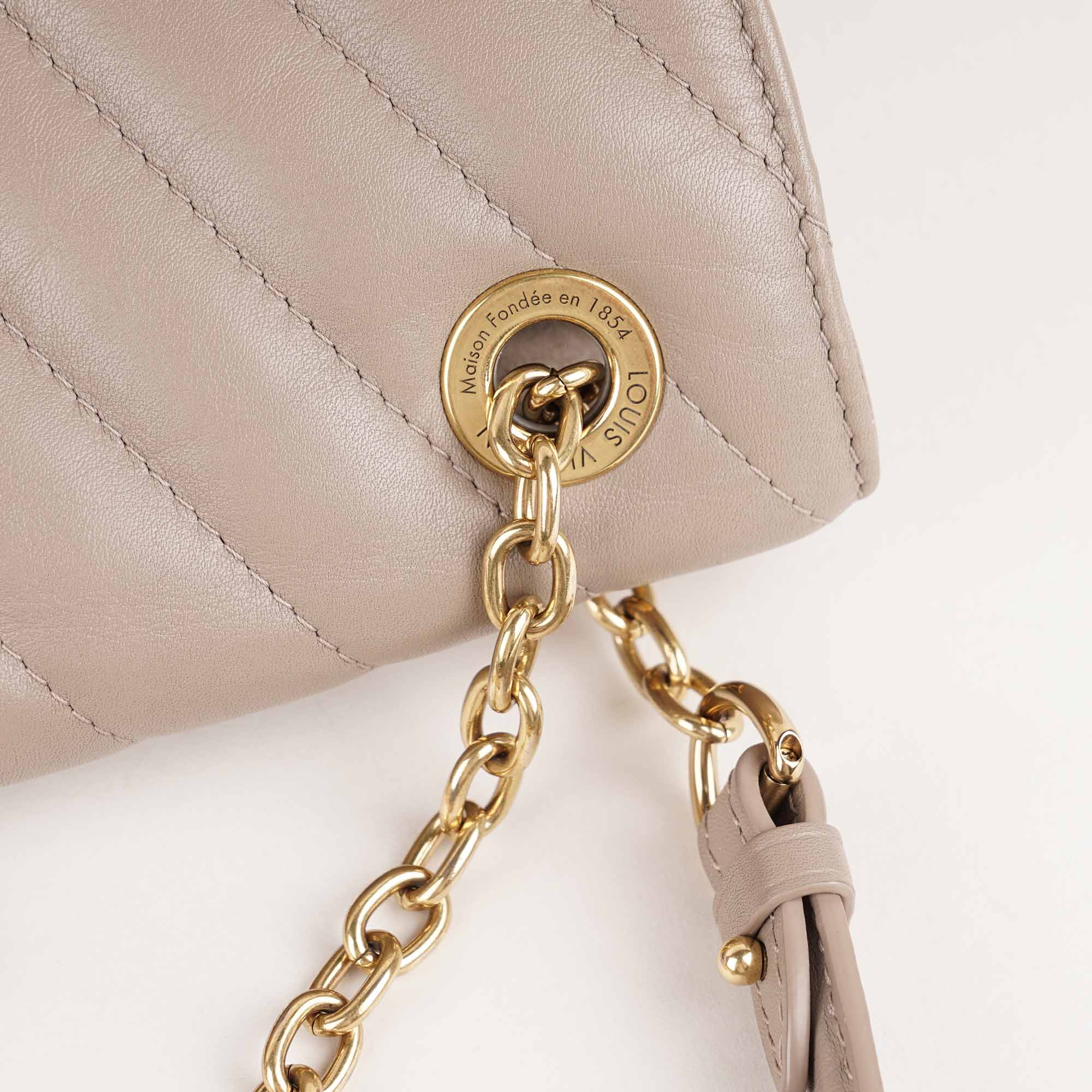 New Wave Chain Bag image