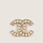 CC Pearl Brooch thumbnail image