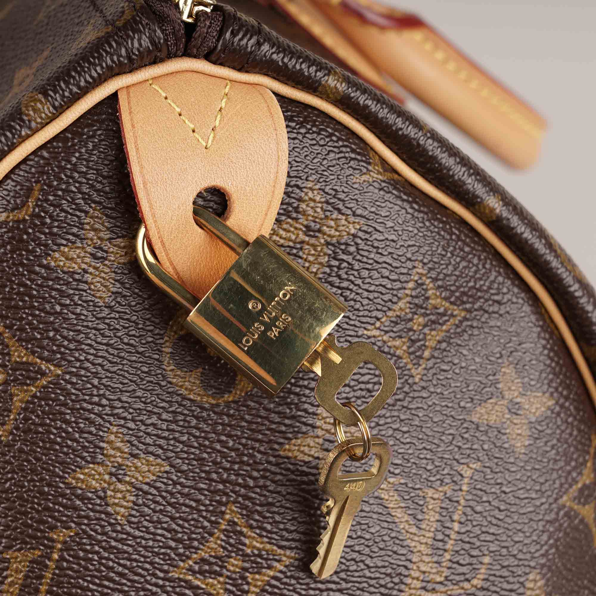 Speedy 35 Top Handle image