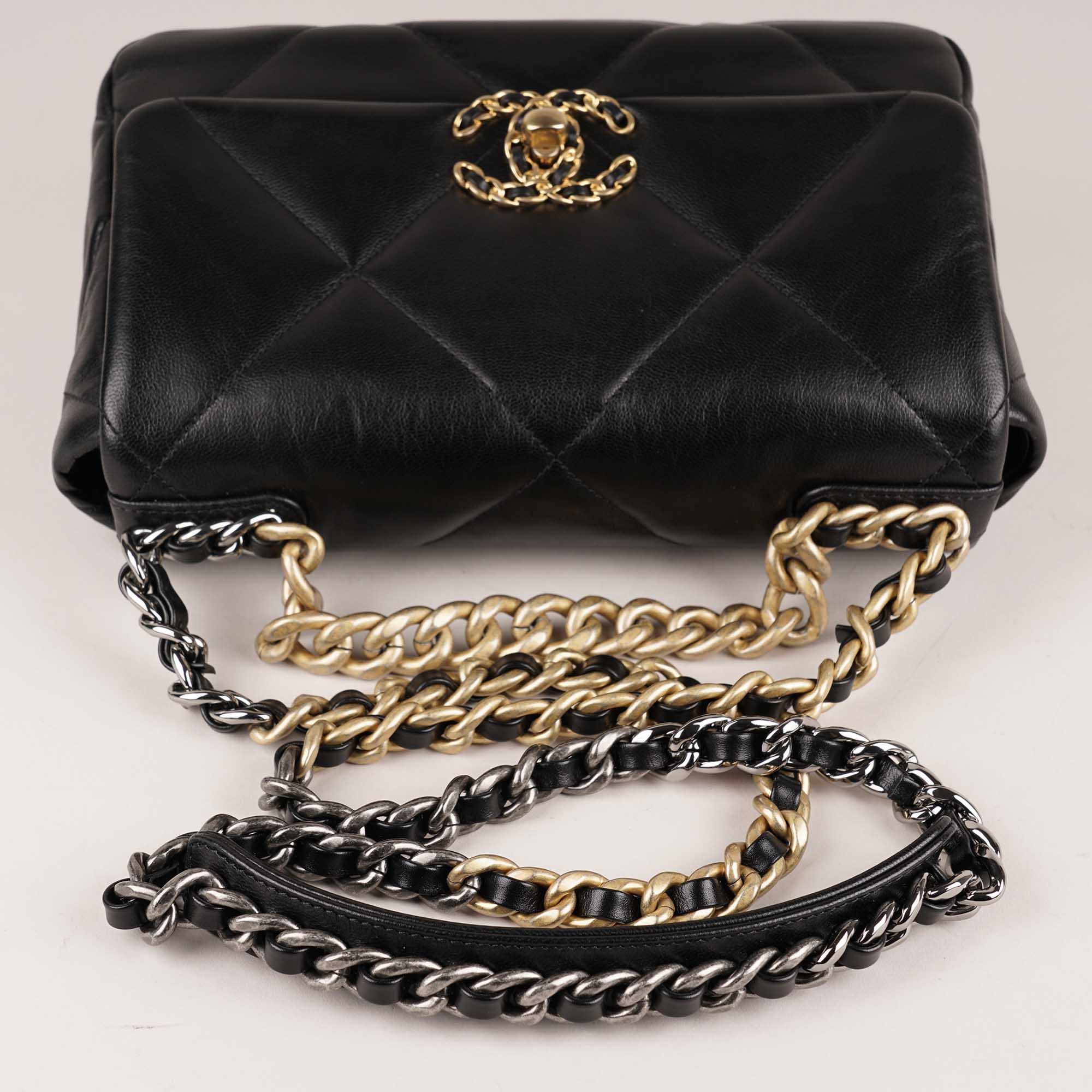 19 Small Flap Bag image