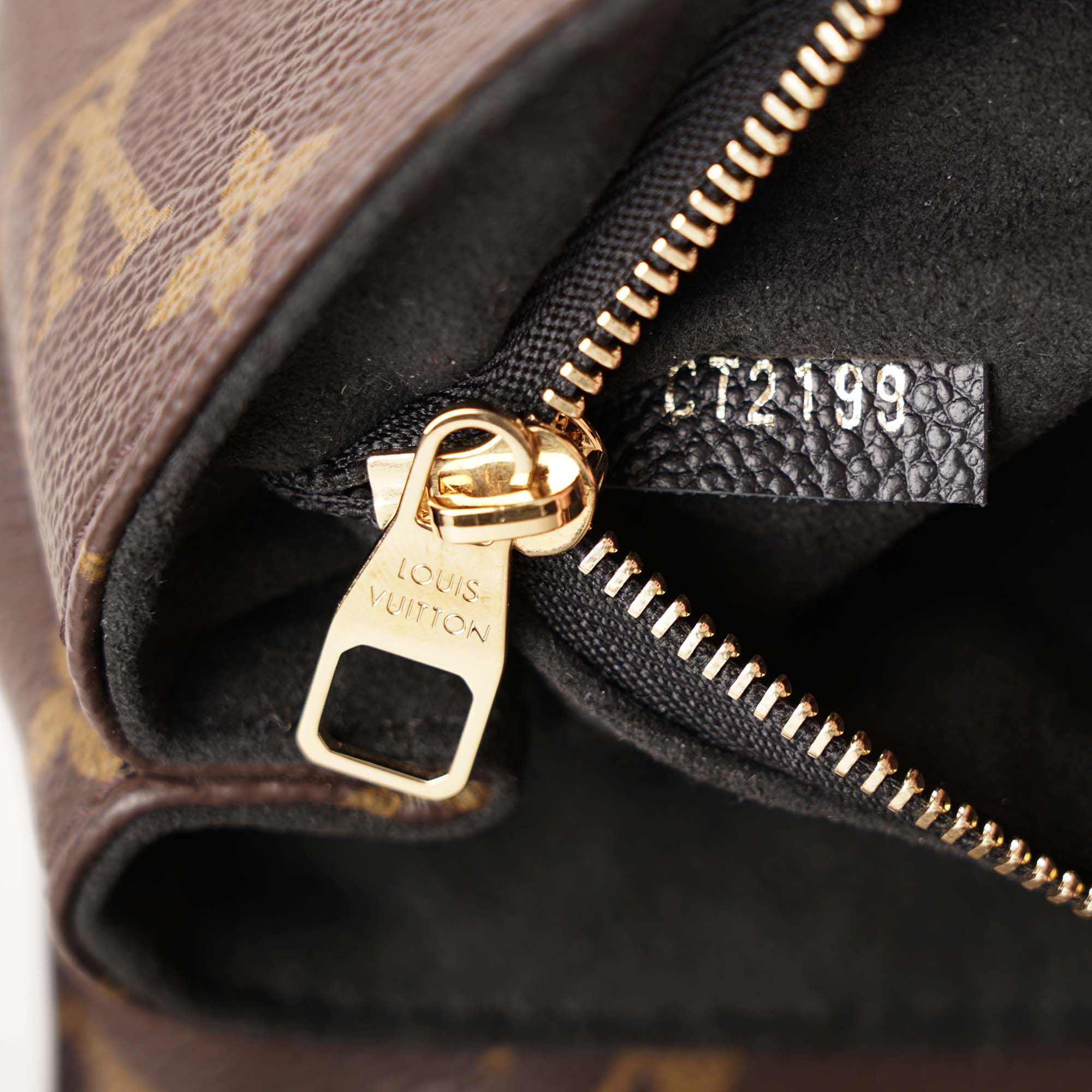 Saint Placide Shoulder Bag image