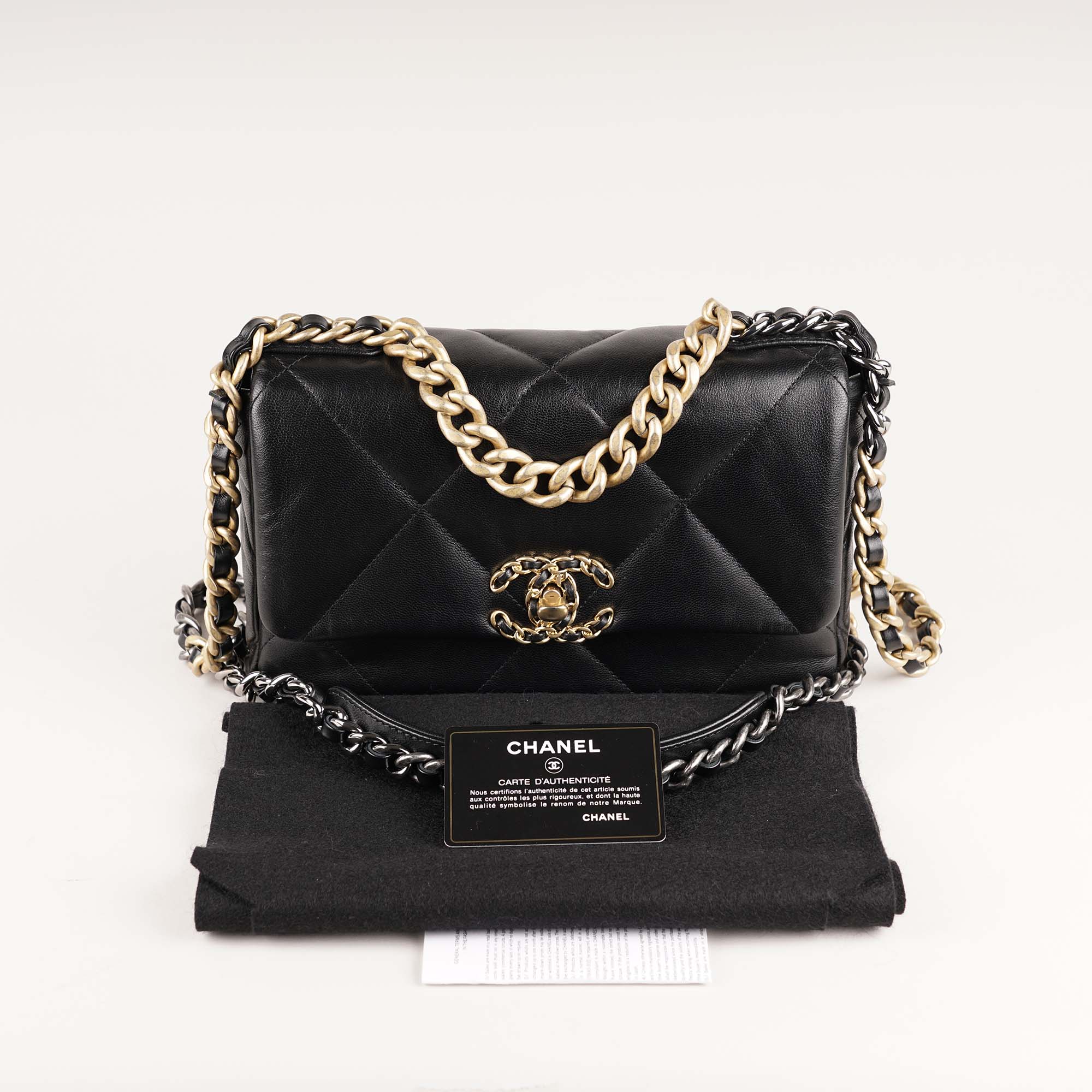 19 Small Flap Bag image