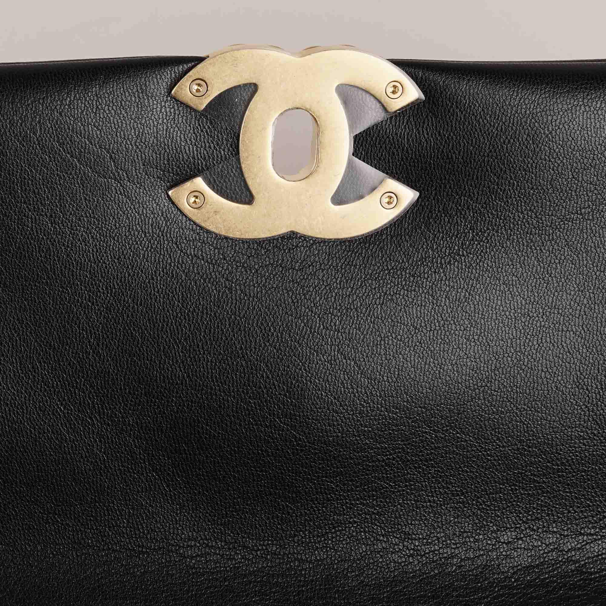 19 Small Flap Bag image