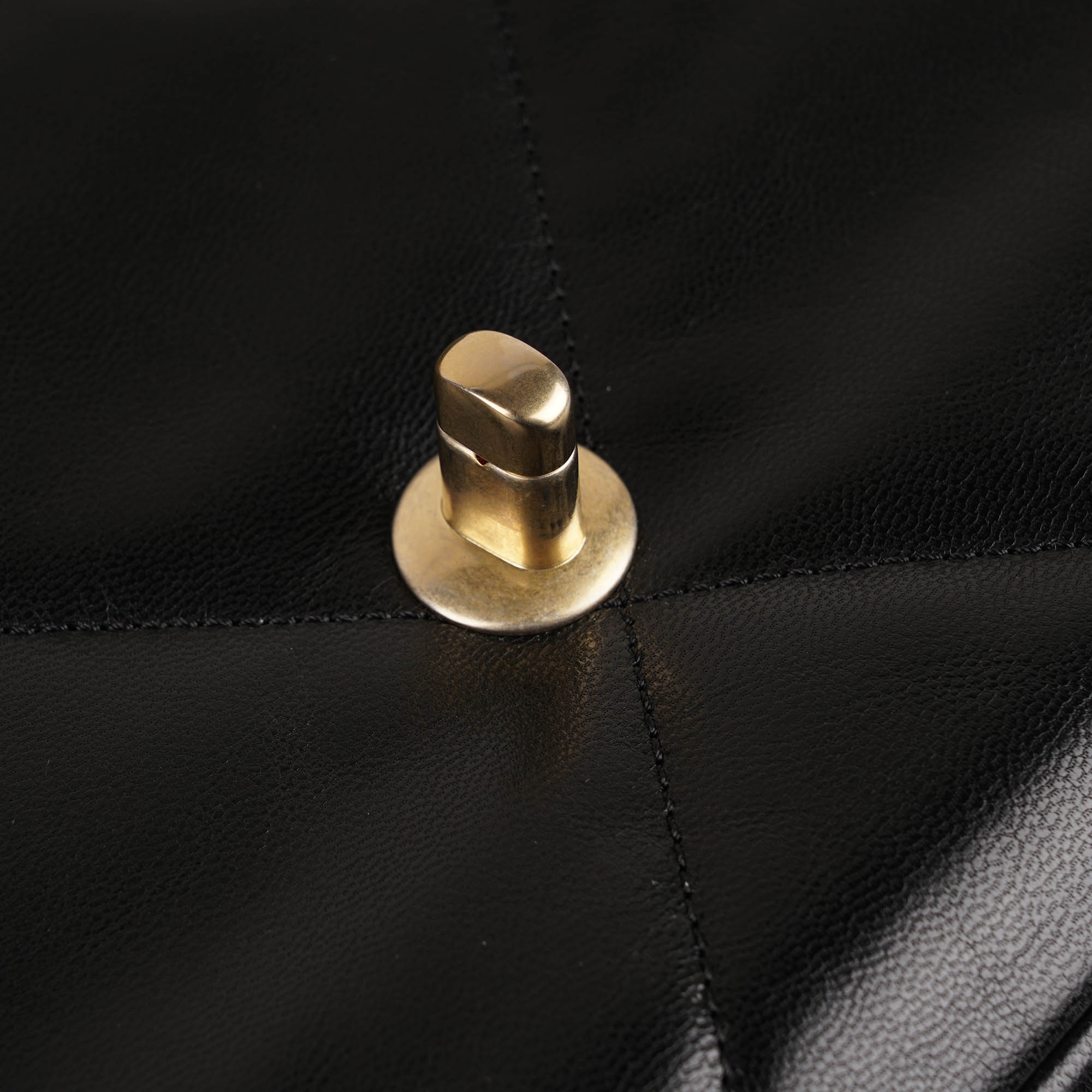 19 Small Flap Bag image