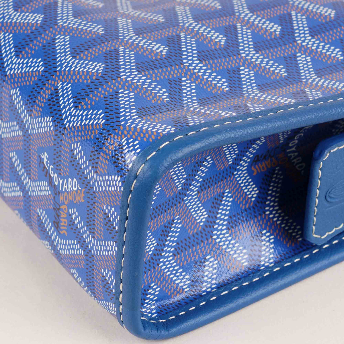 Jouvence MM Toiletry Bag Sky Blue Goyardine Canvas image