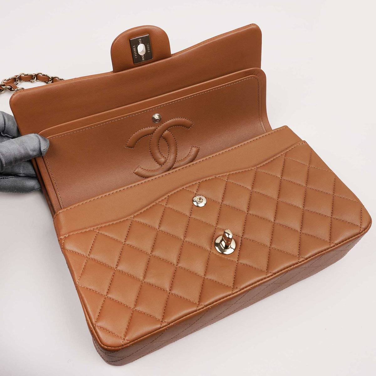 Classic Medium Double Flap 2023 image