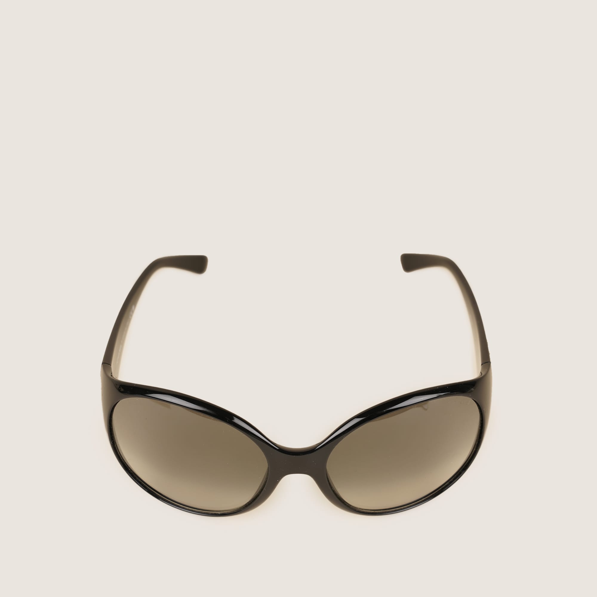 Round CC Sunglasses image