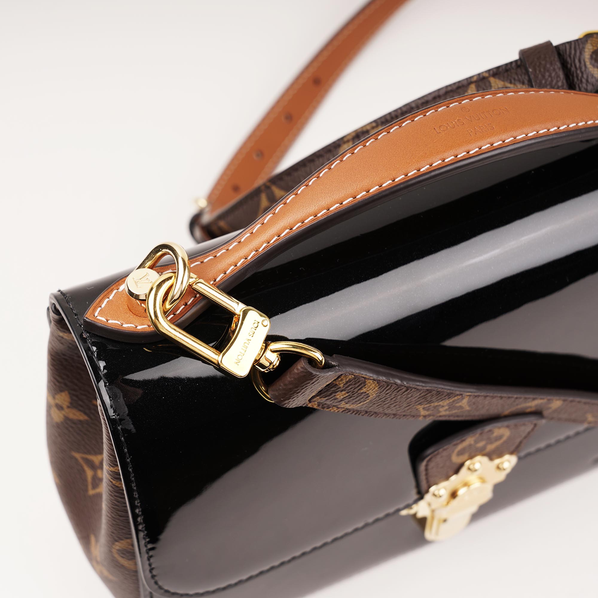 Cherrywood BB Handbag image