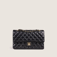 Classic Medium Double Flap Bag thumbnail image
