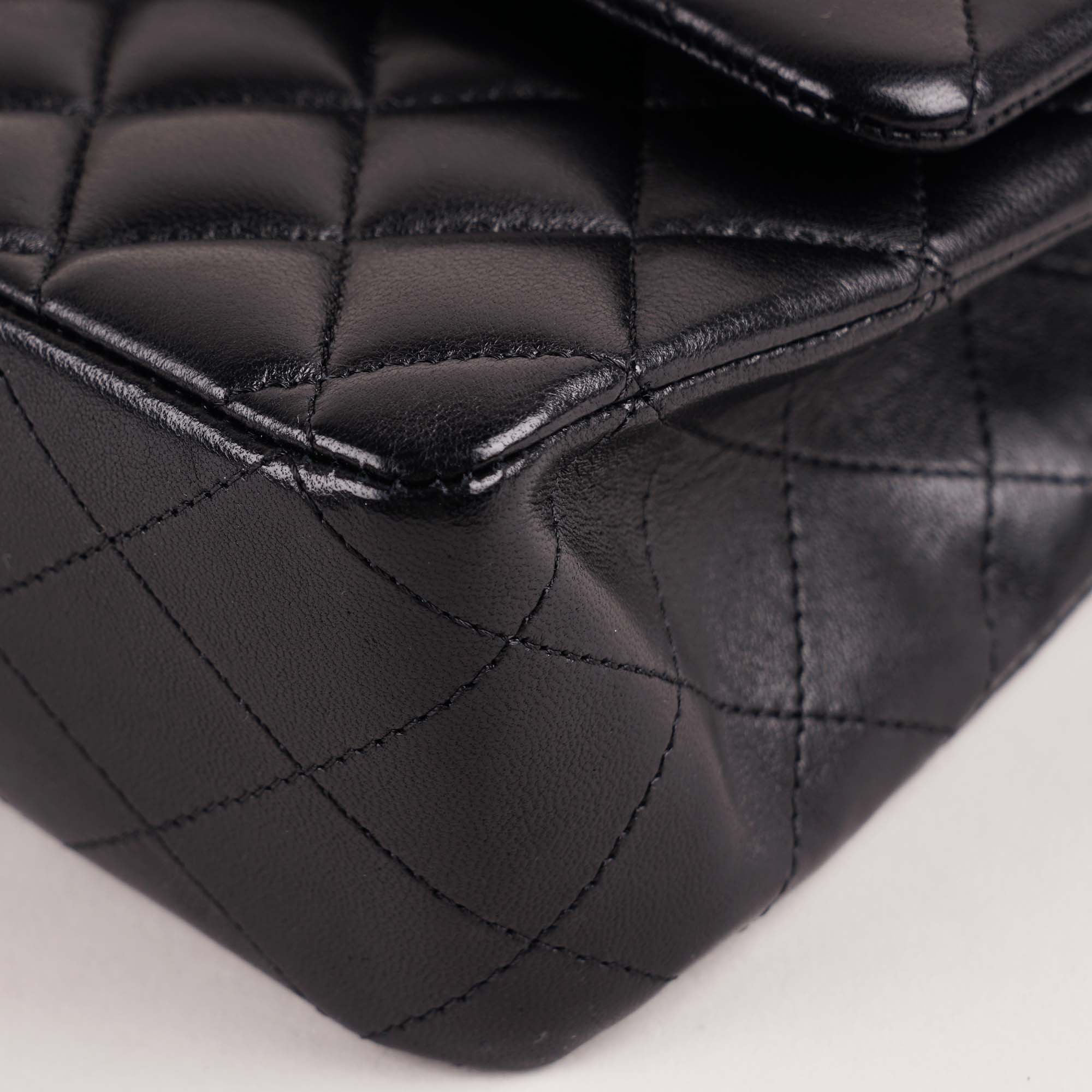 Classic Medium Double Flap Bag image