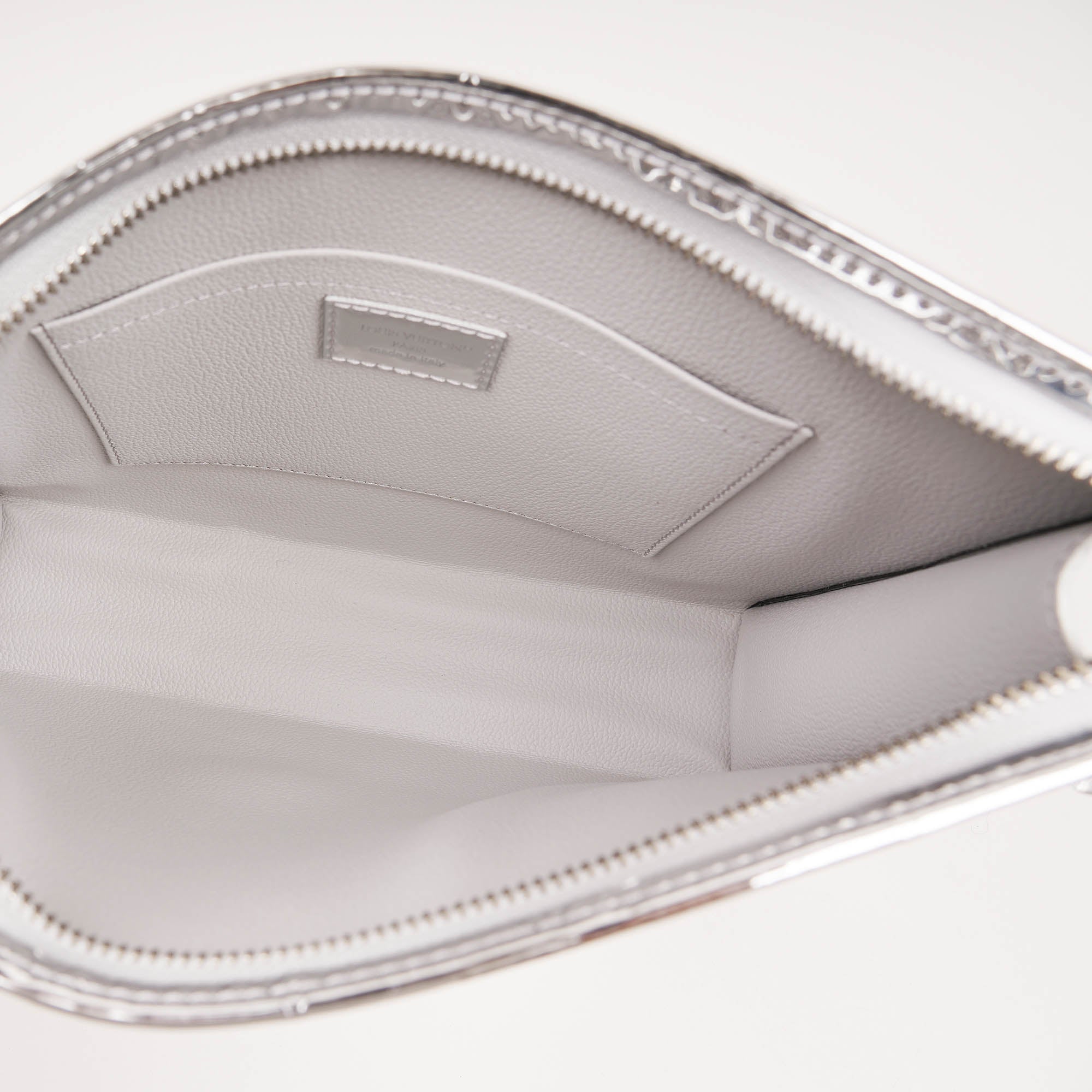 Toiletry Pouch Silver Monogram Miroir image