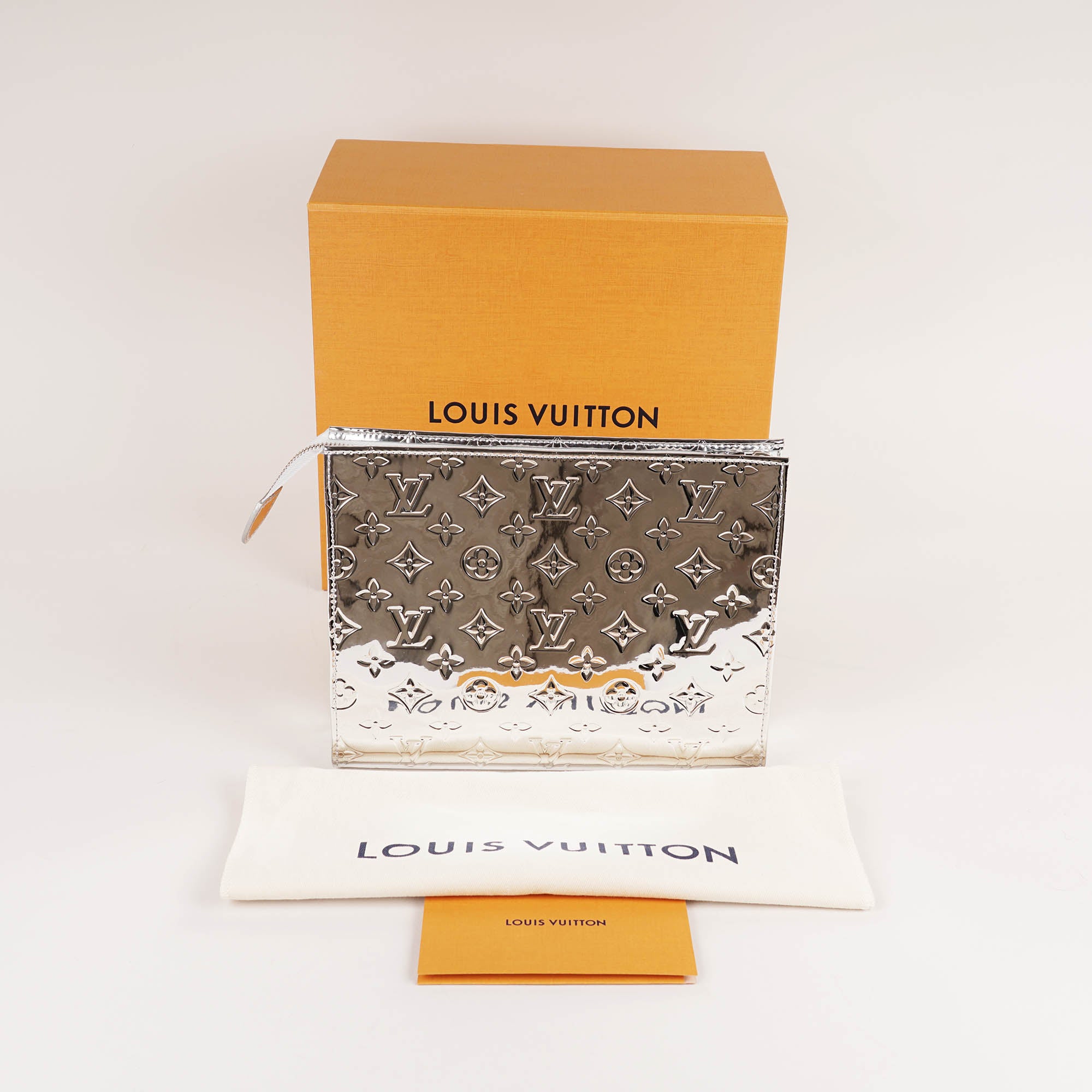 Toiletry Pouch Silver Monogram Miroir image