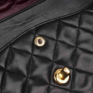 Classic Medium Double Flap Bag thumbnail image
