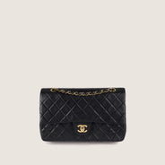Classic Medium Double Flap Bag thumbnail image