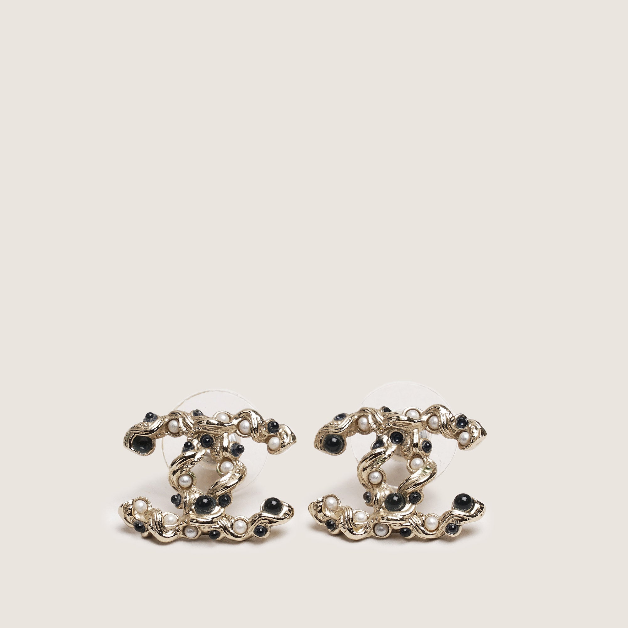Medium CC Earrings
