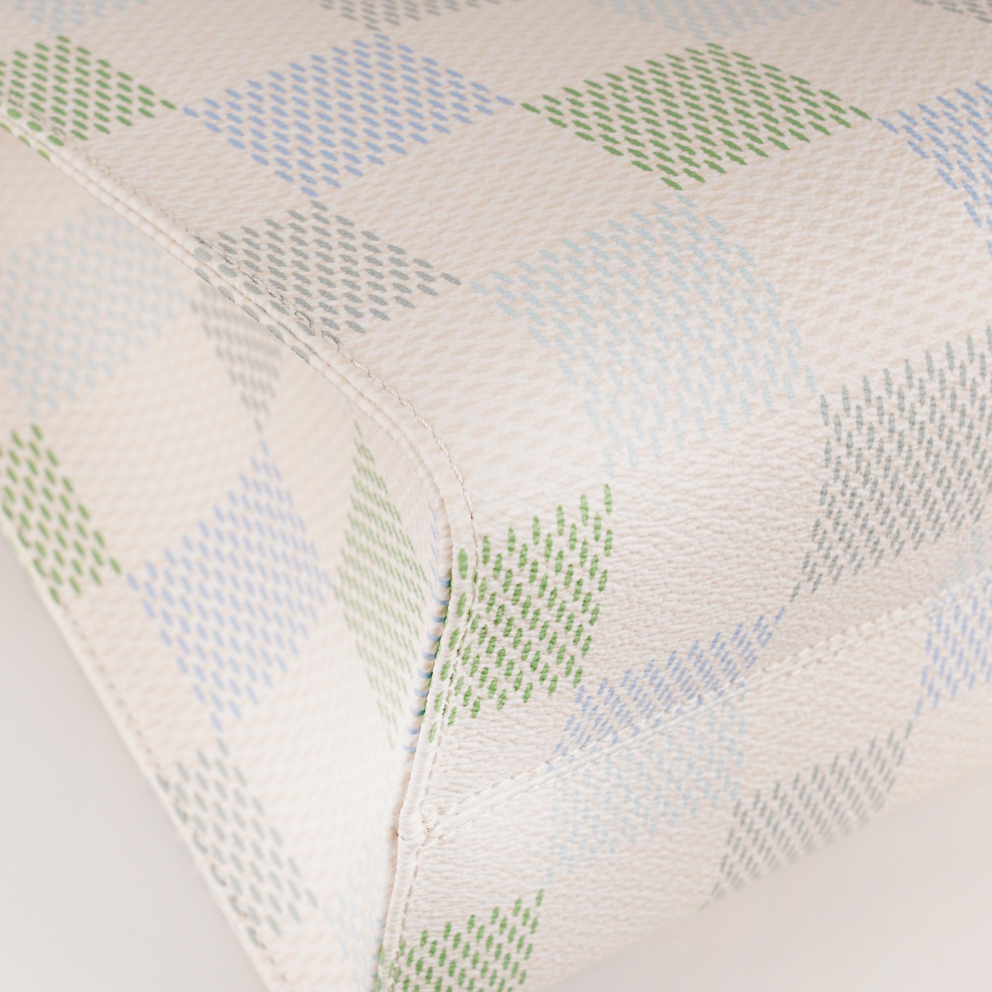 OnTheGo GM Tote Bag image