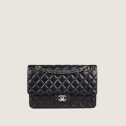 Classic Medium Double Flap Bag thumbnail image