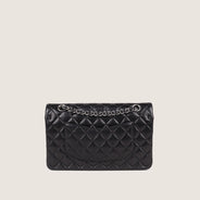 Classic Medium Double Flap Bag thumbnail image