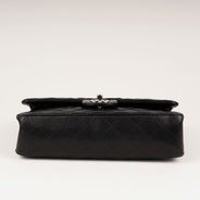 Classic Medium Double Flap Bag thumbnail image