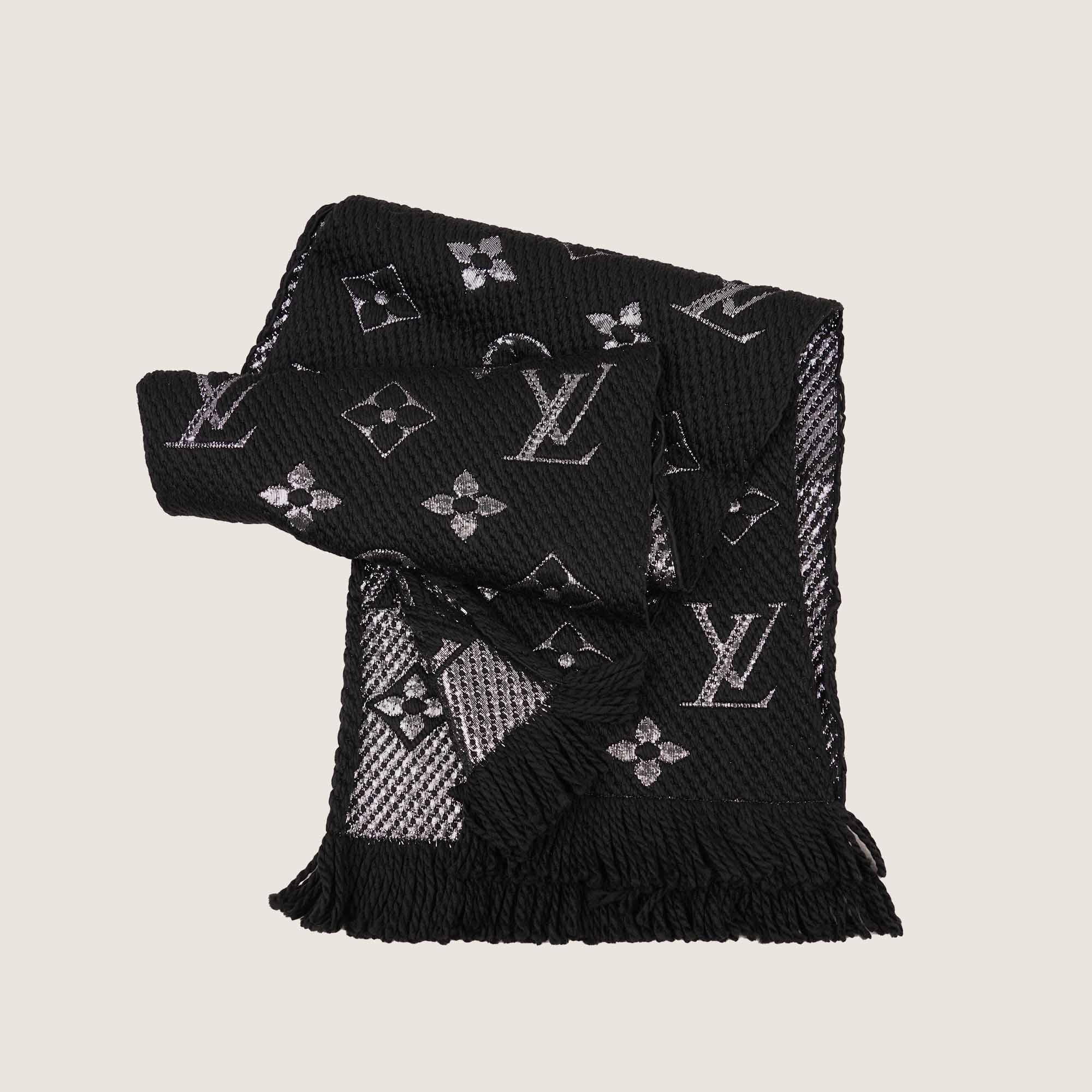 Logomania Shine Shawl