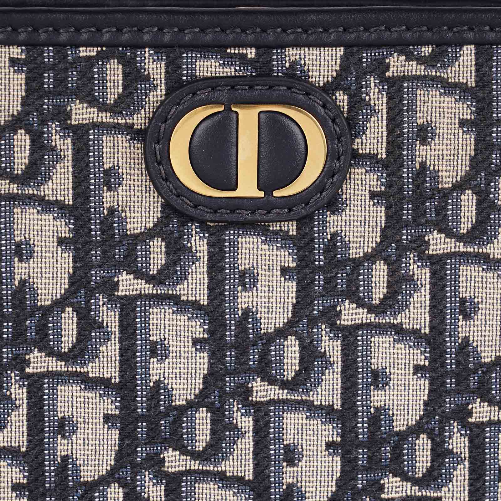 30 Montaigne Dea Pouch image