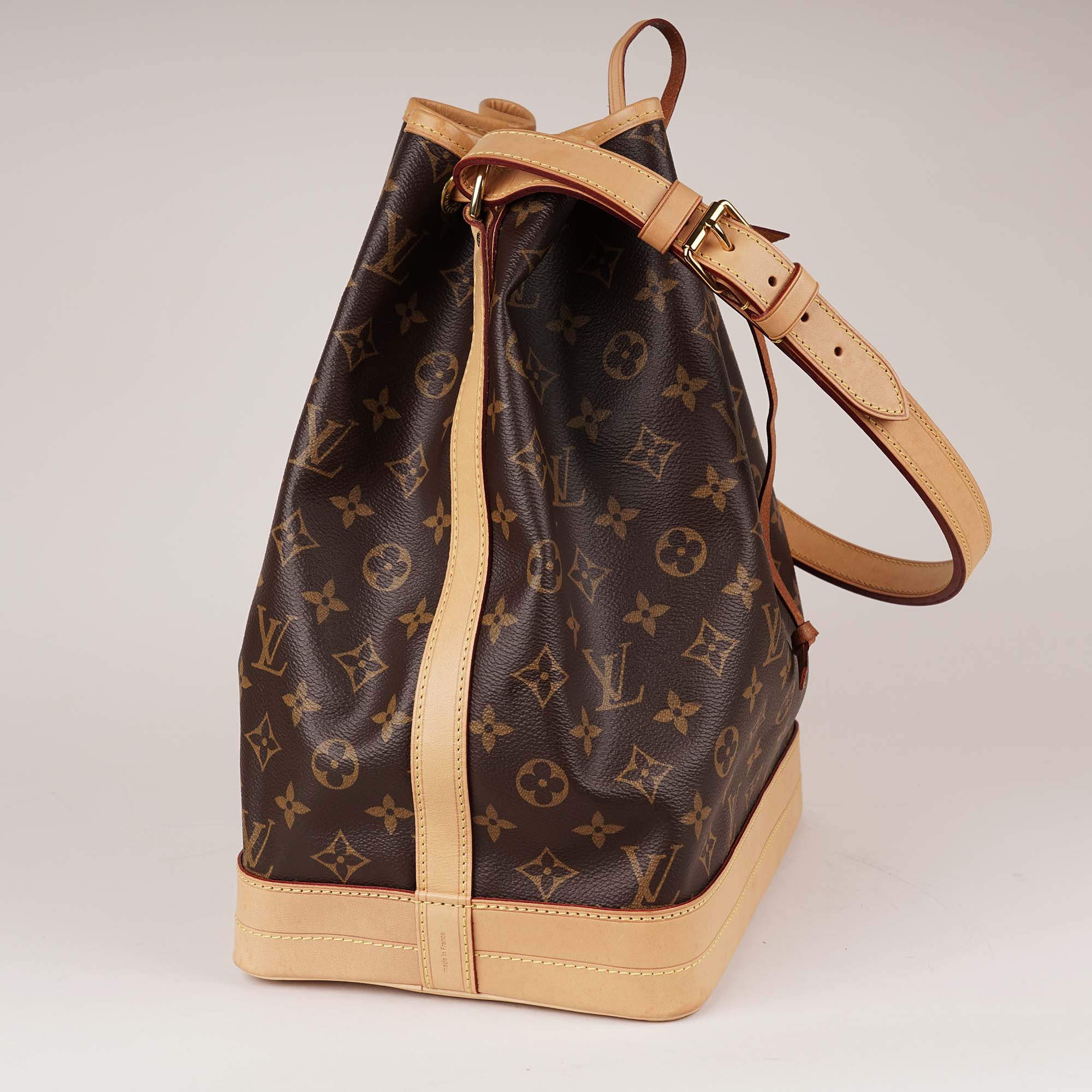 Large Noé Bucket Bag image