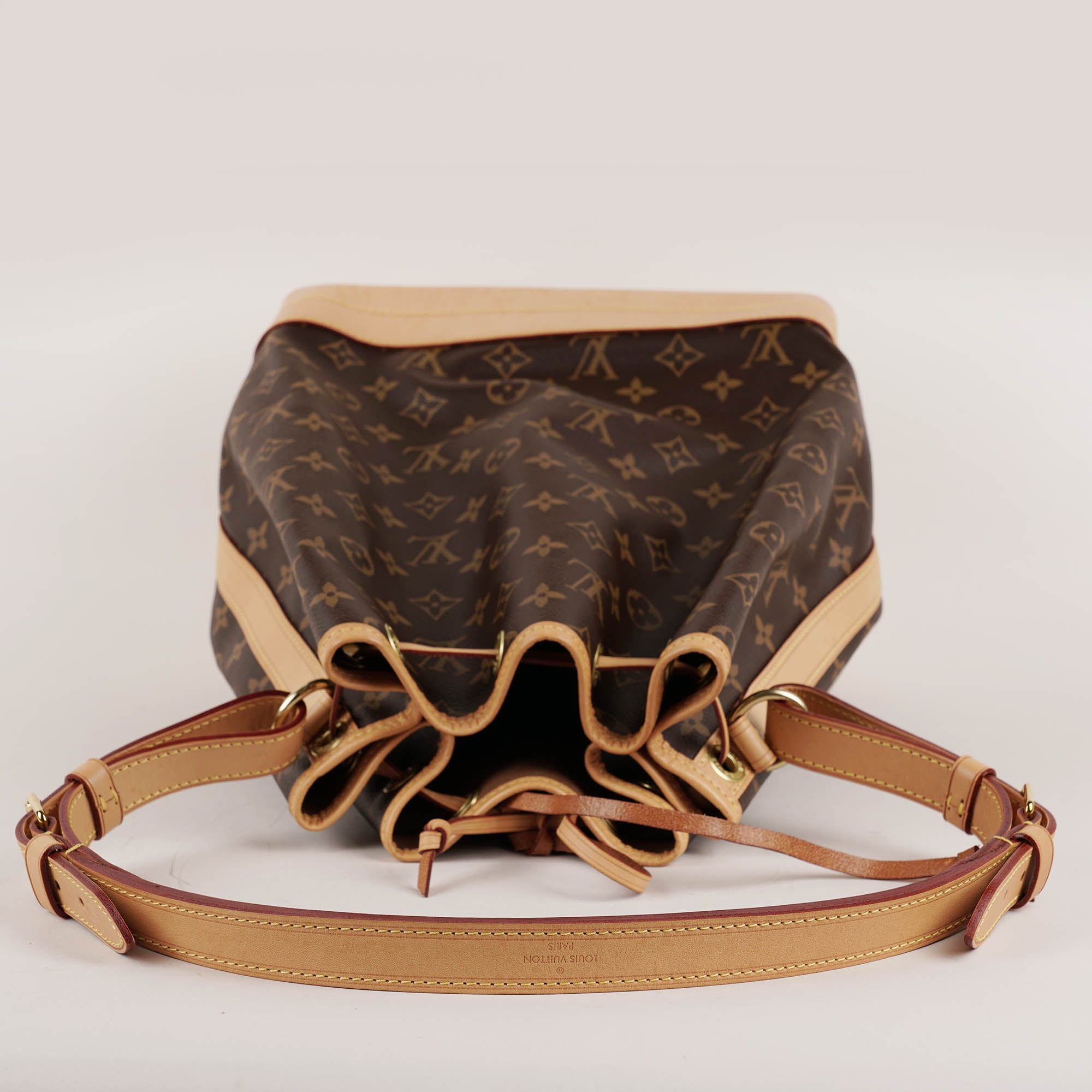 Large Noé Bucket Bag image