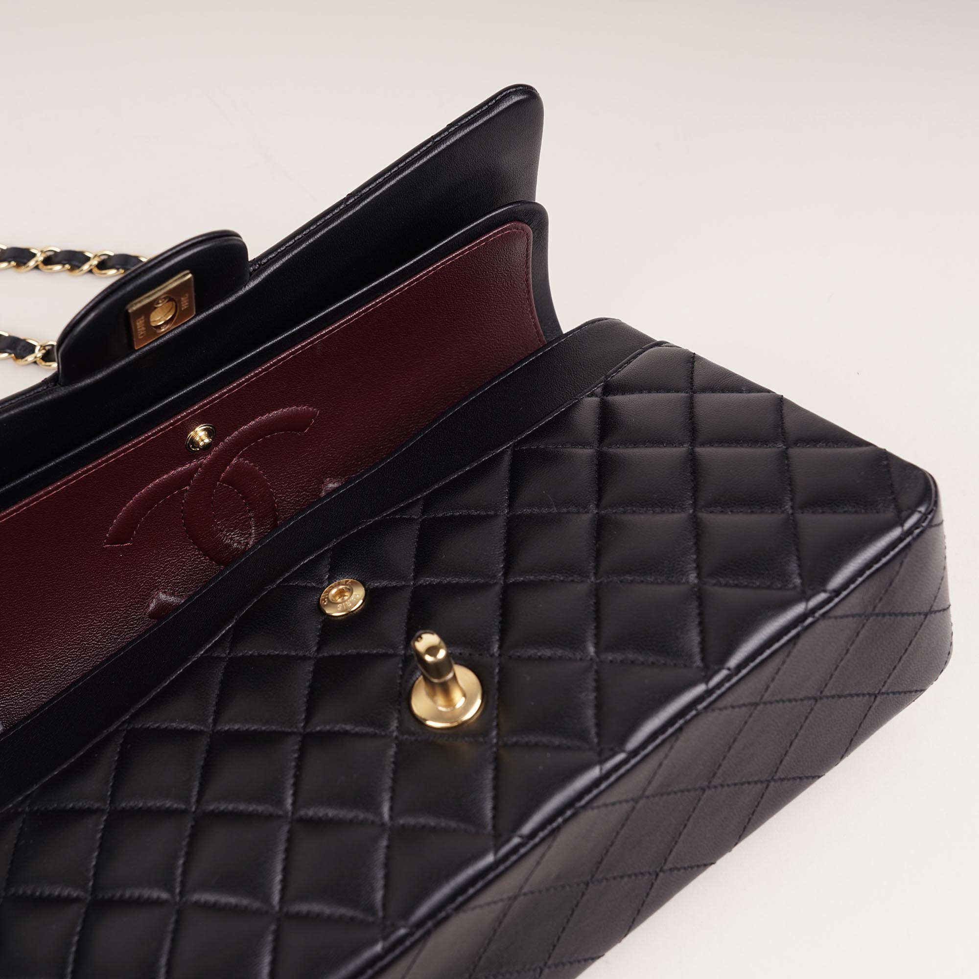 Classic Medium Double Flap Bag image