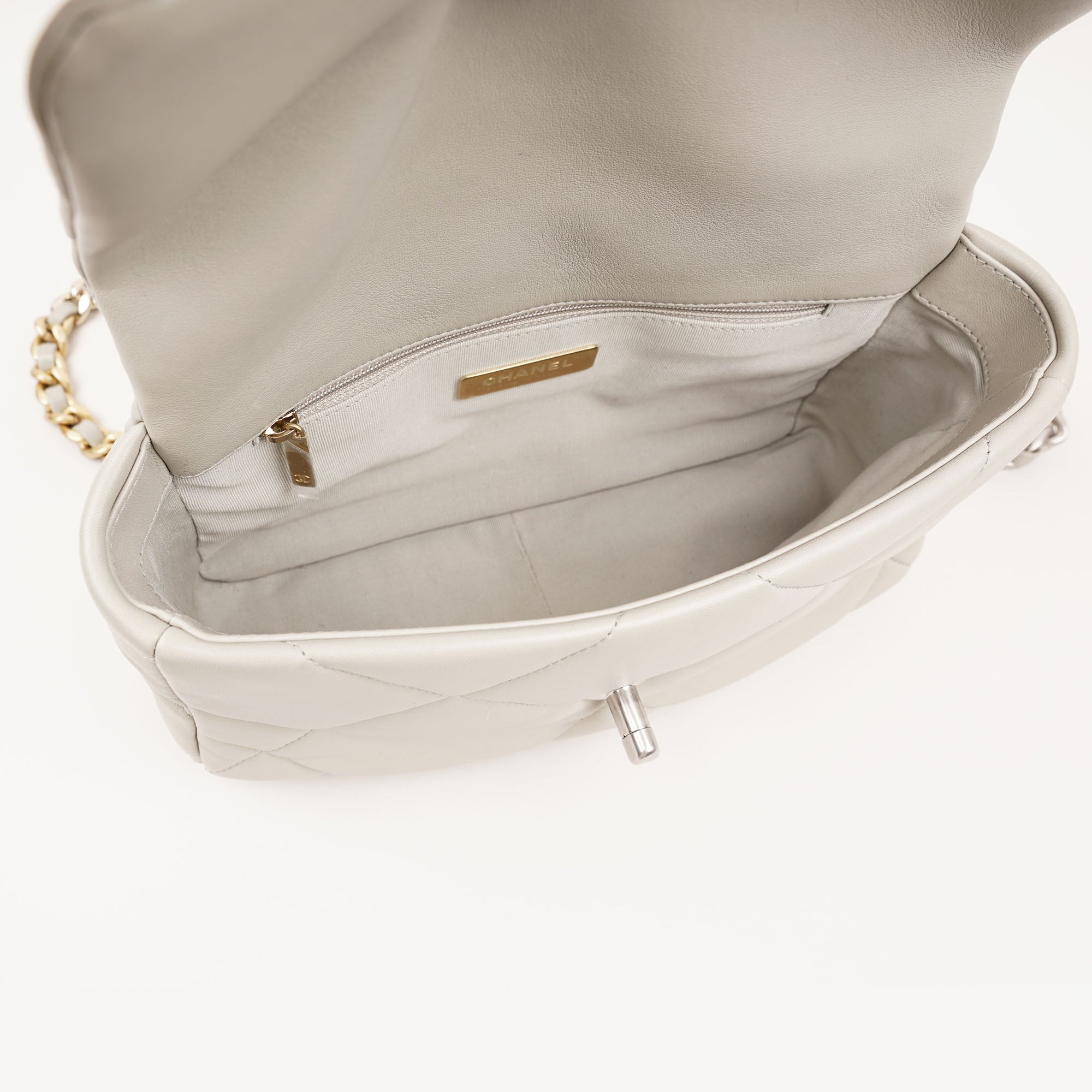 19 Small Flap Bag image