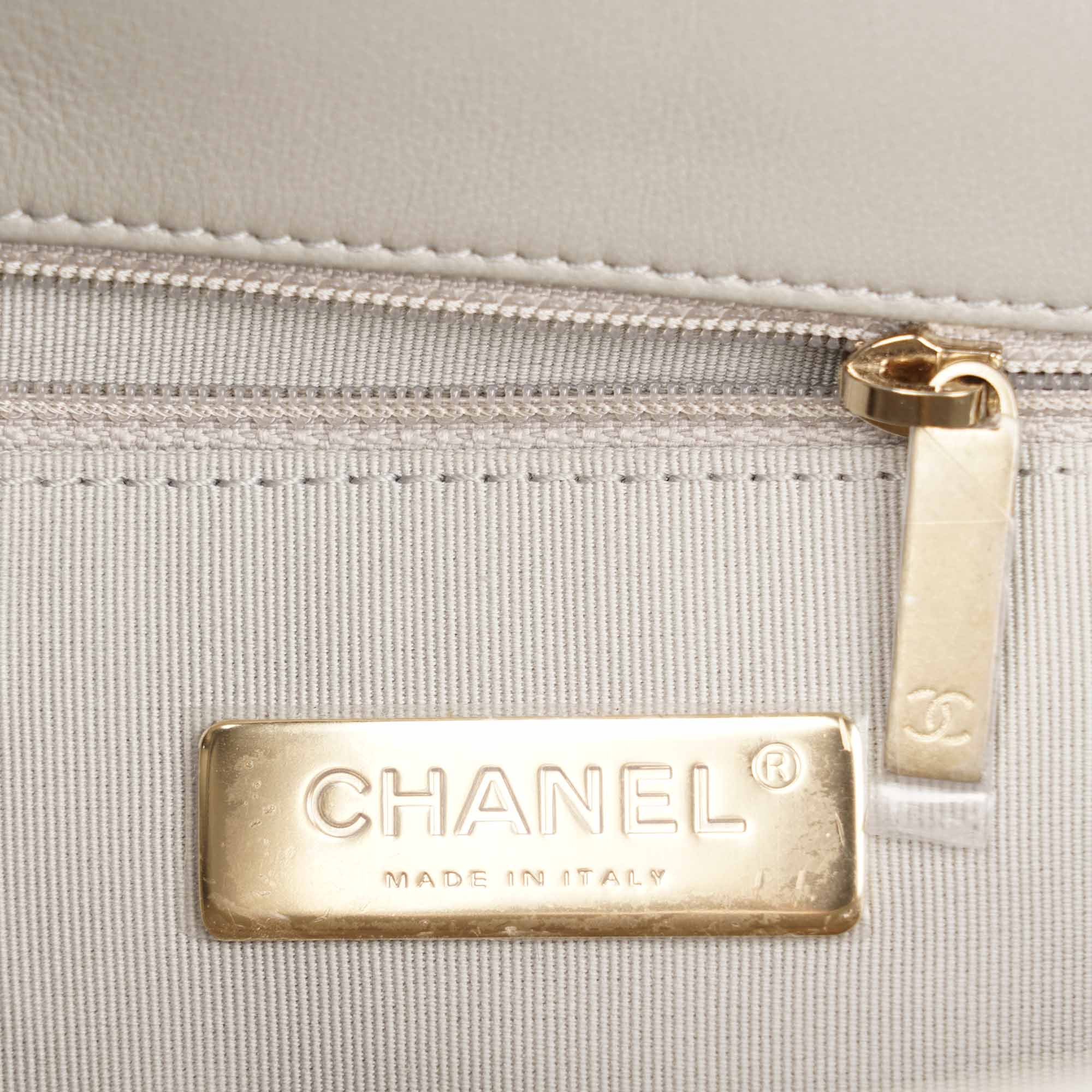 19 Small Flap Bag image