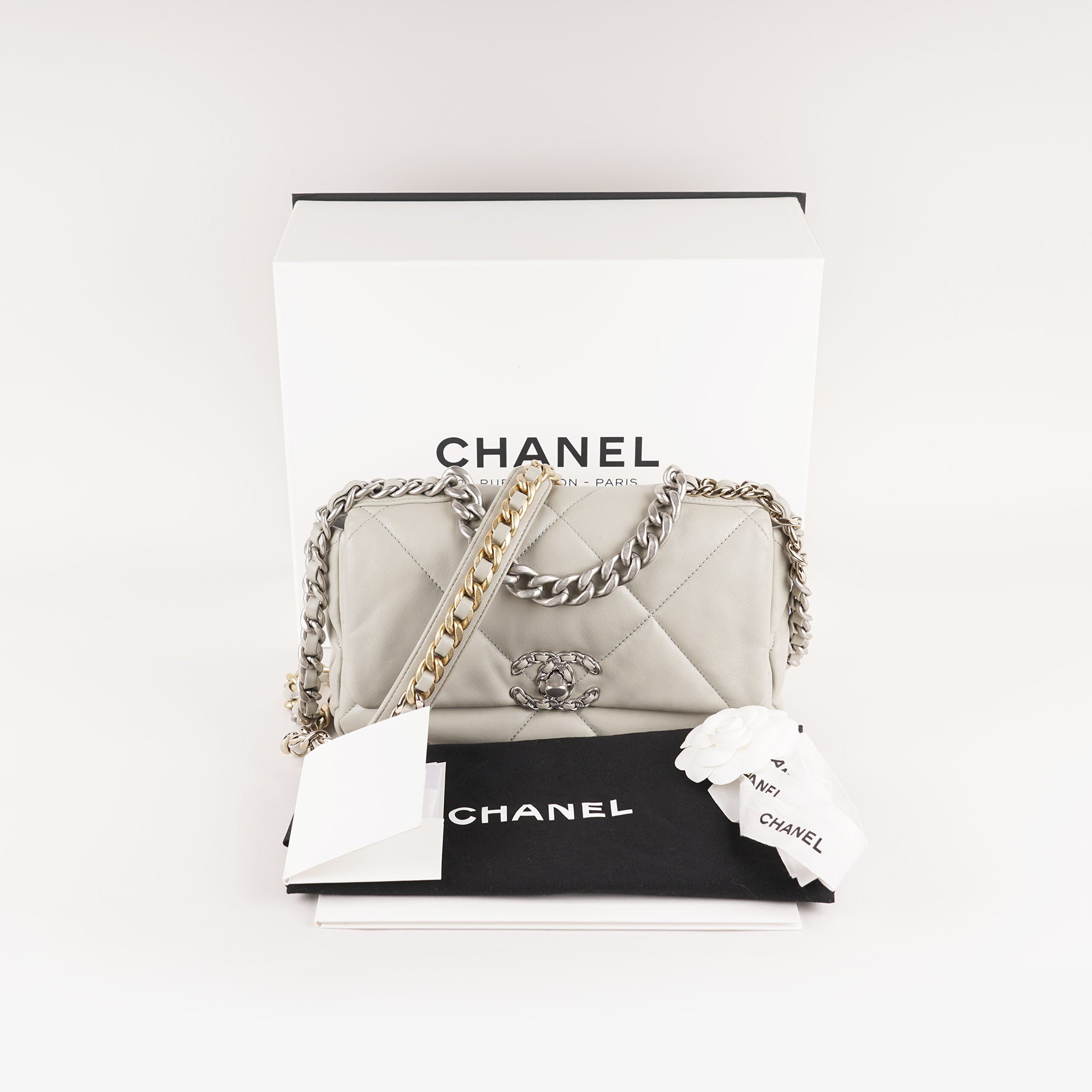19 Small Flap Bag image