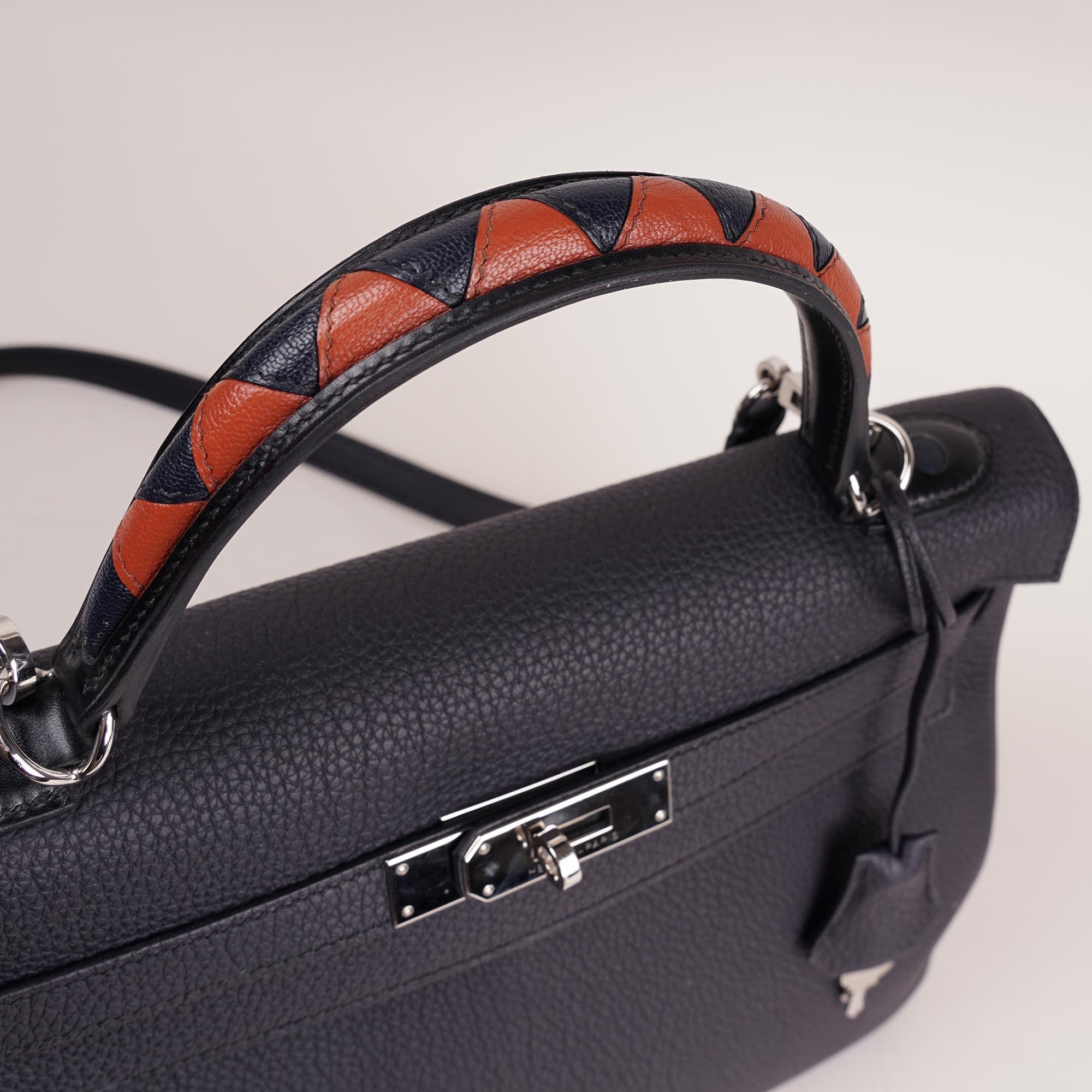 Kelly 32 Handbag image