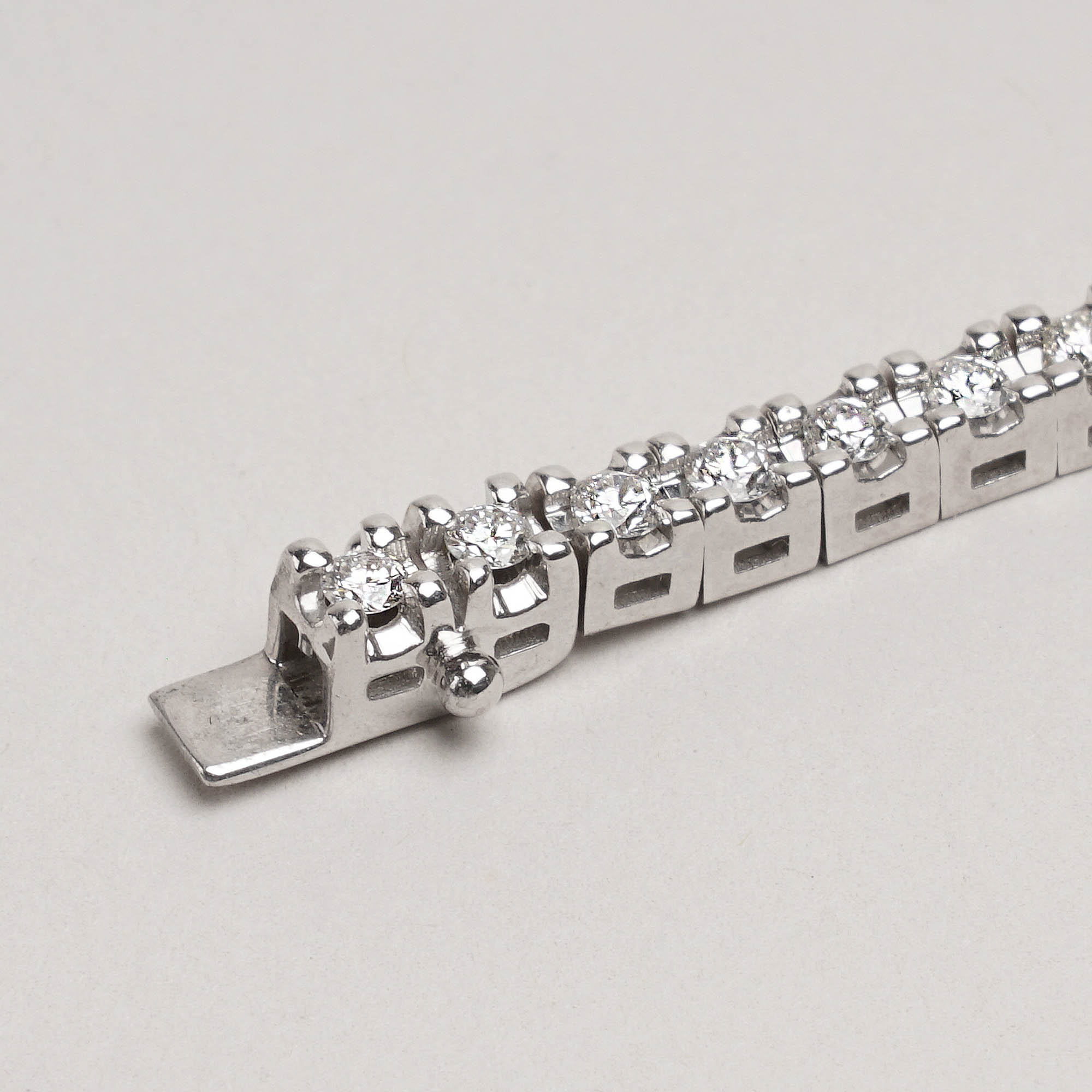 Tennis Bracelet 18k White Gold & 1,86ct Diamonds image