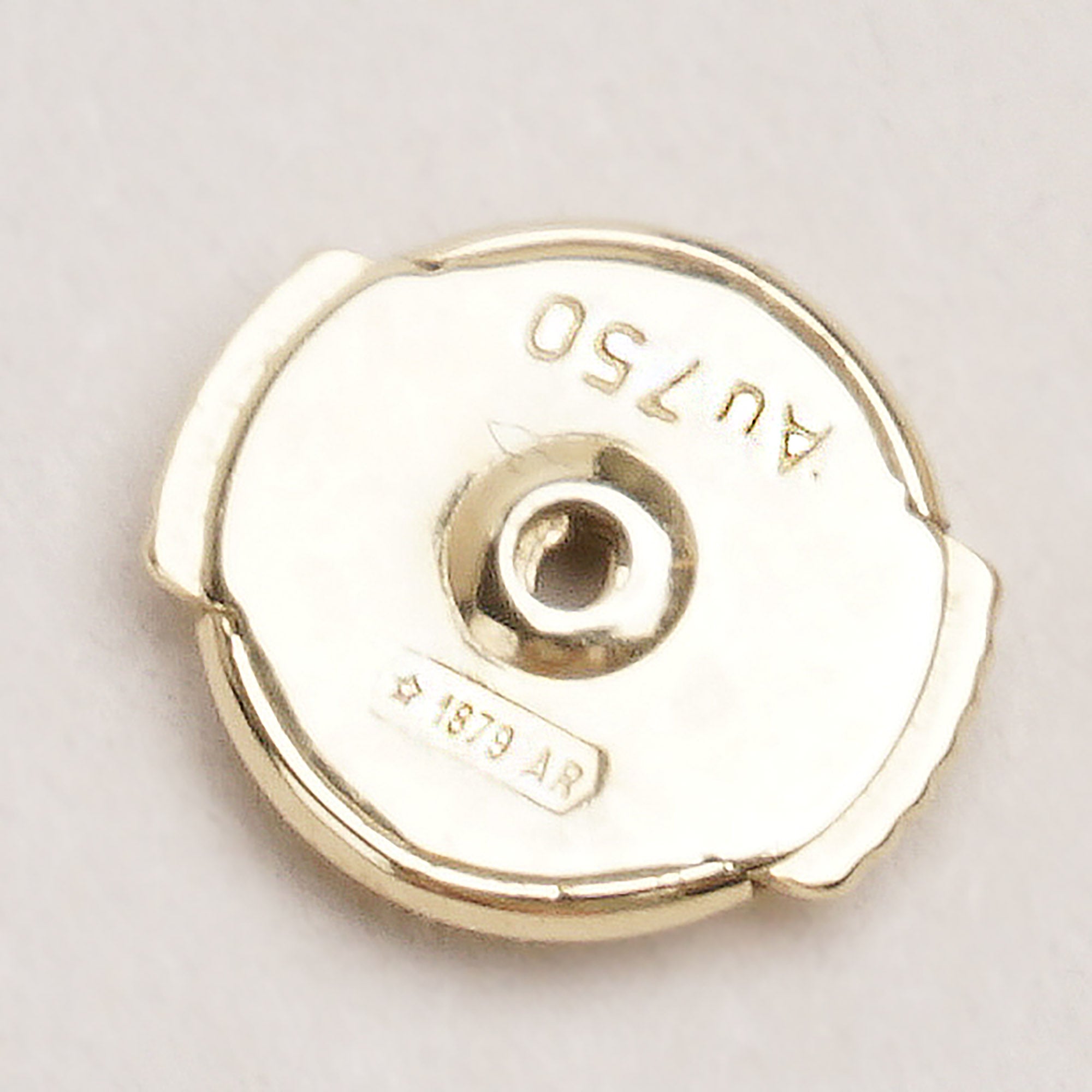 Love Stud Earrings 18k Yellow Gold image