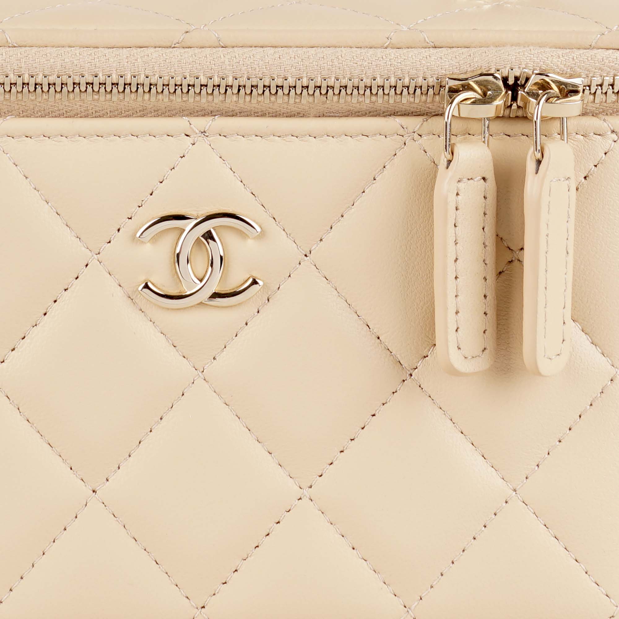 Chanel Vanity Top Handle Beige Lambskin image